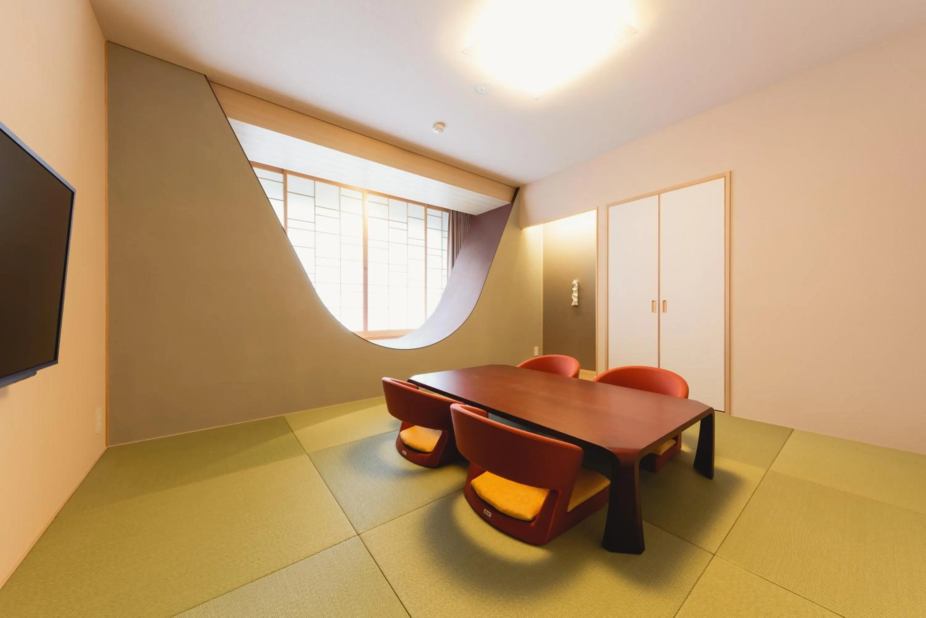 Photo of the whole room in Arima Kirari