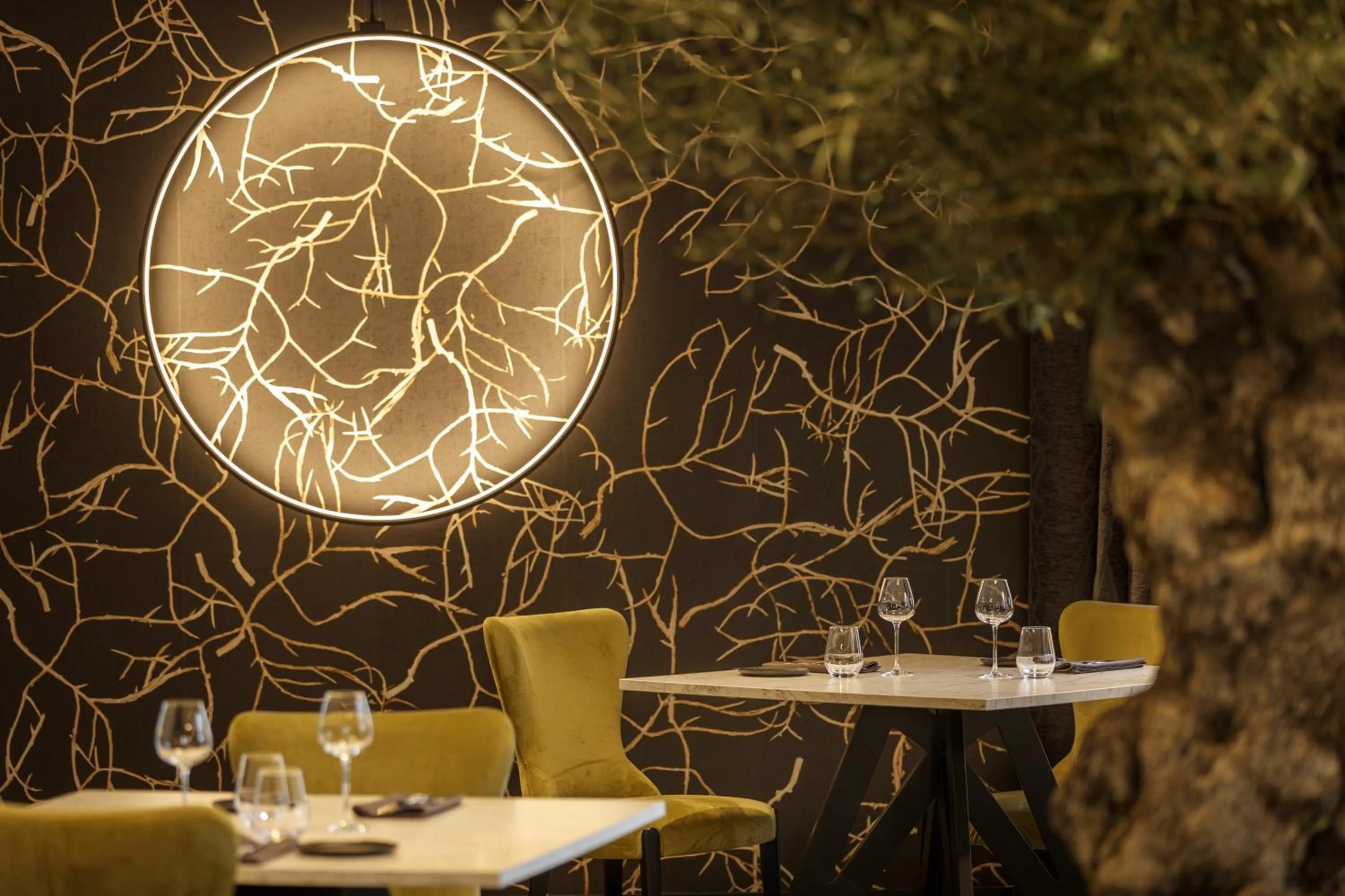 Restaurant/places to eat in Logis Hôtel Parenthèse, Restaurant & Spa