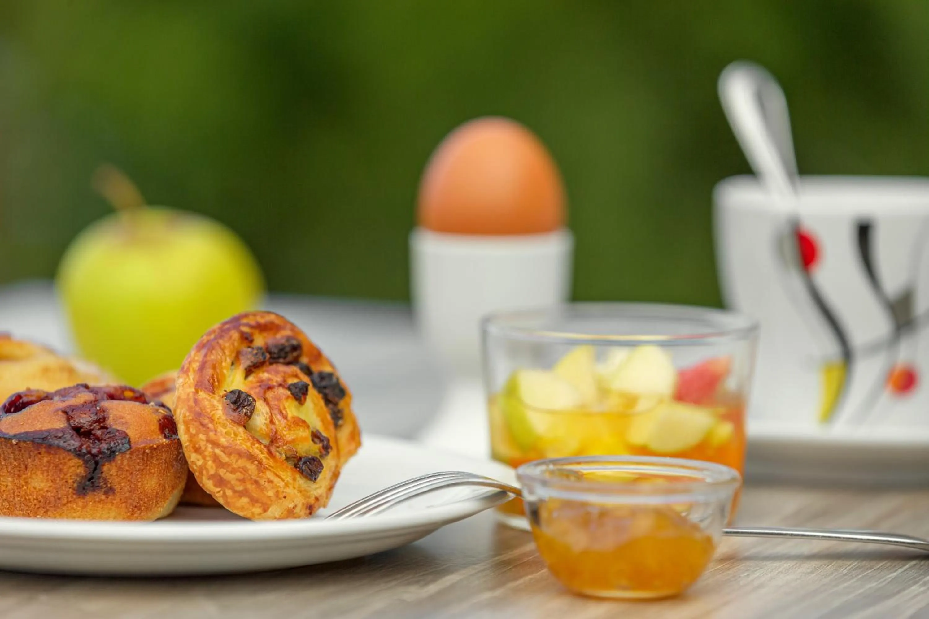 Breakfast in Logis Hôtel Parenthèse, Restaurant & Spa