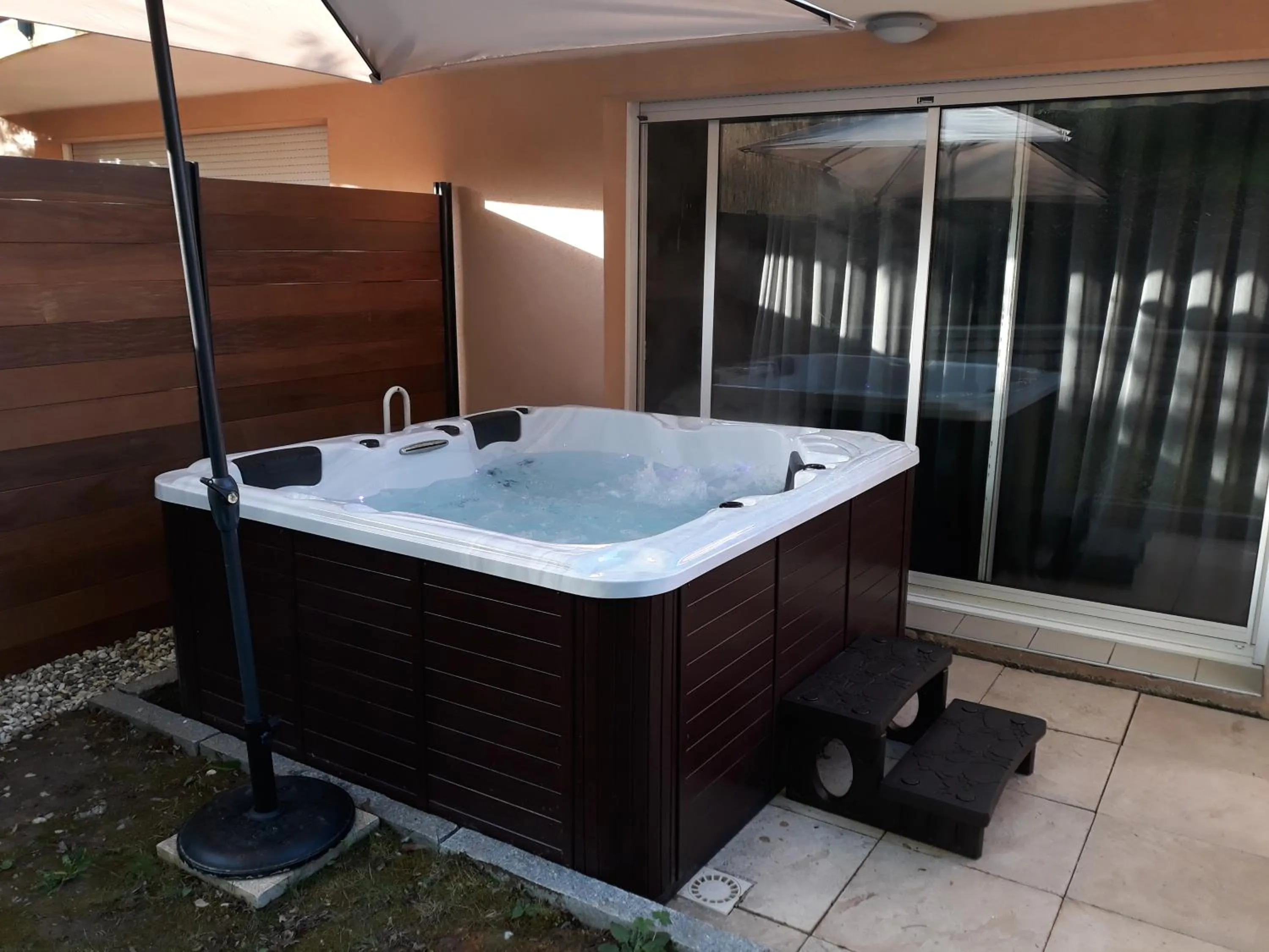 Patio in Logis Hôtel Parenthèse, Restaurant & Spa