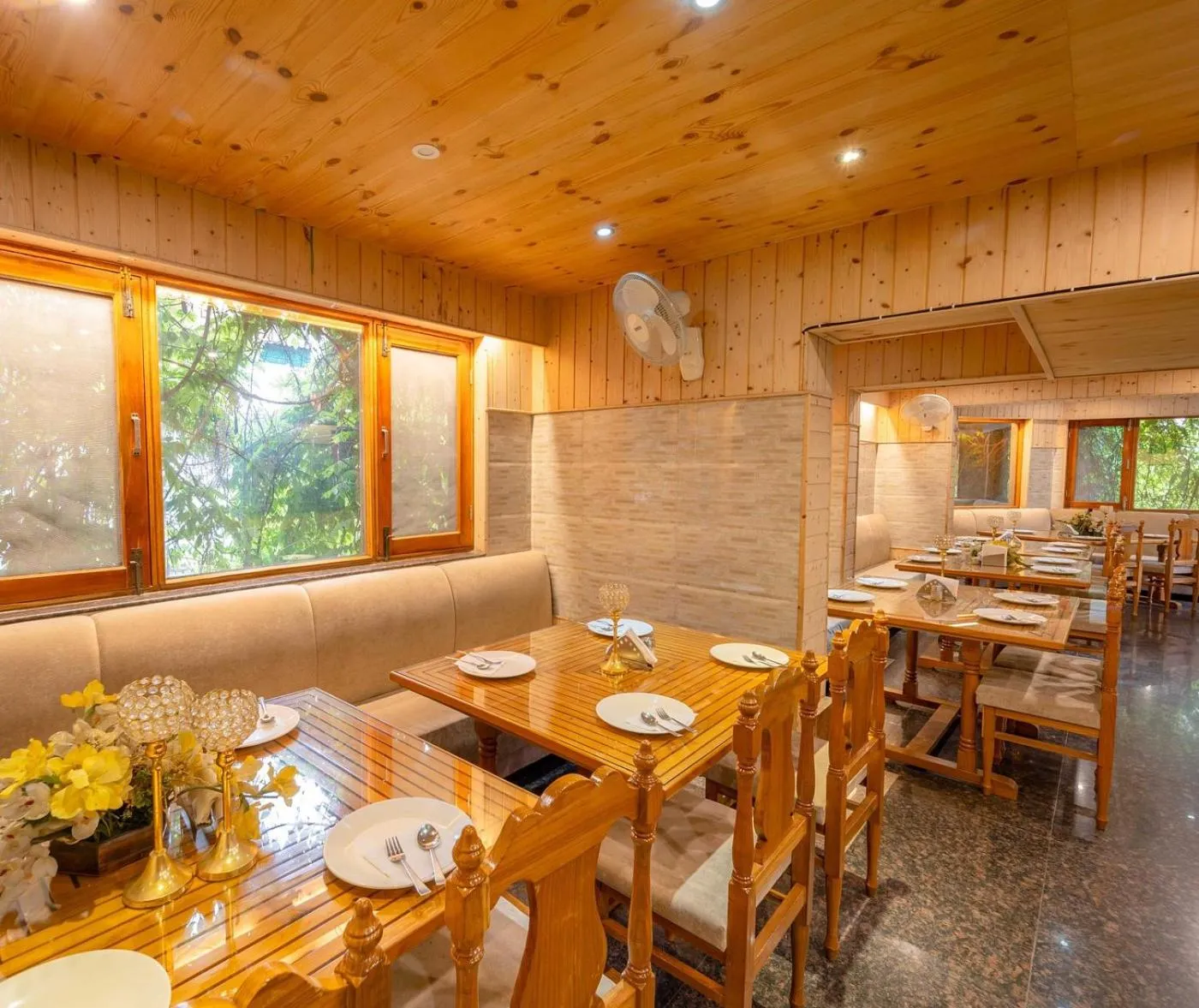 Dining area in Hotel Mirage