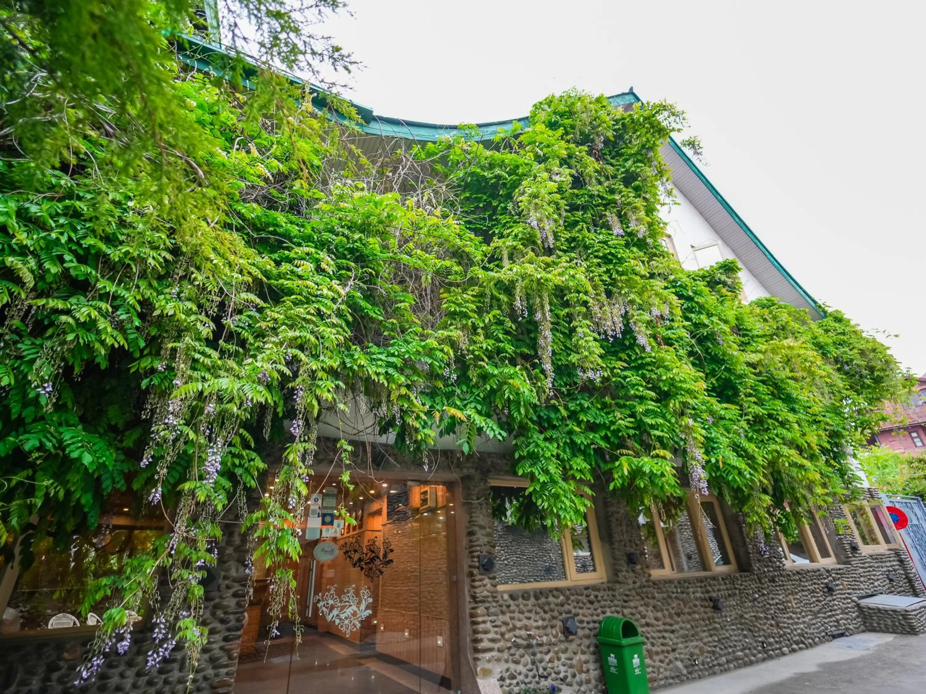 Facade/entrance in Hotel Mirage