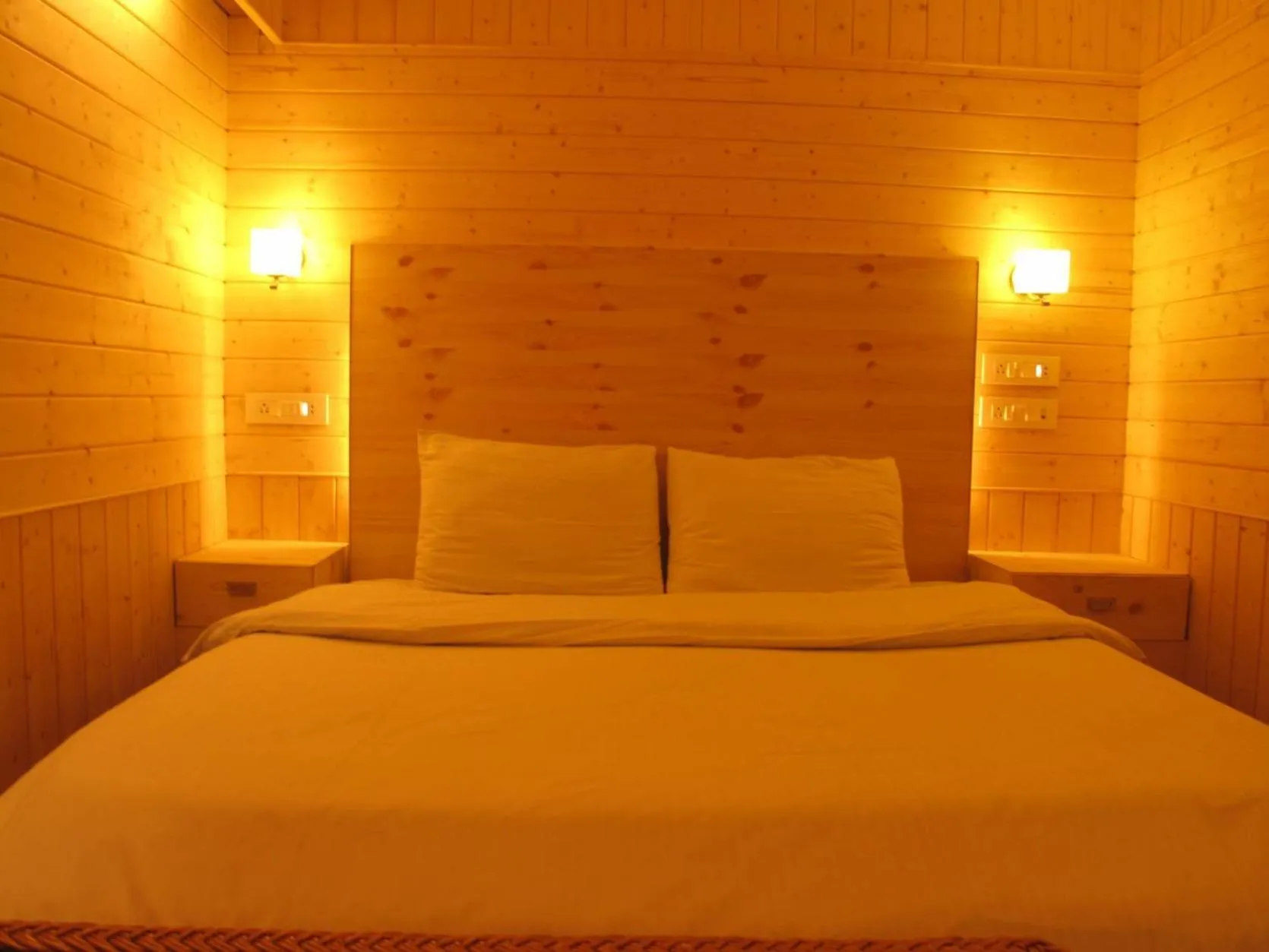 Bedroom, Bed in Hotel Mirage