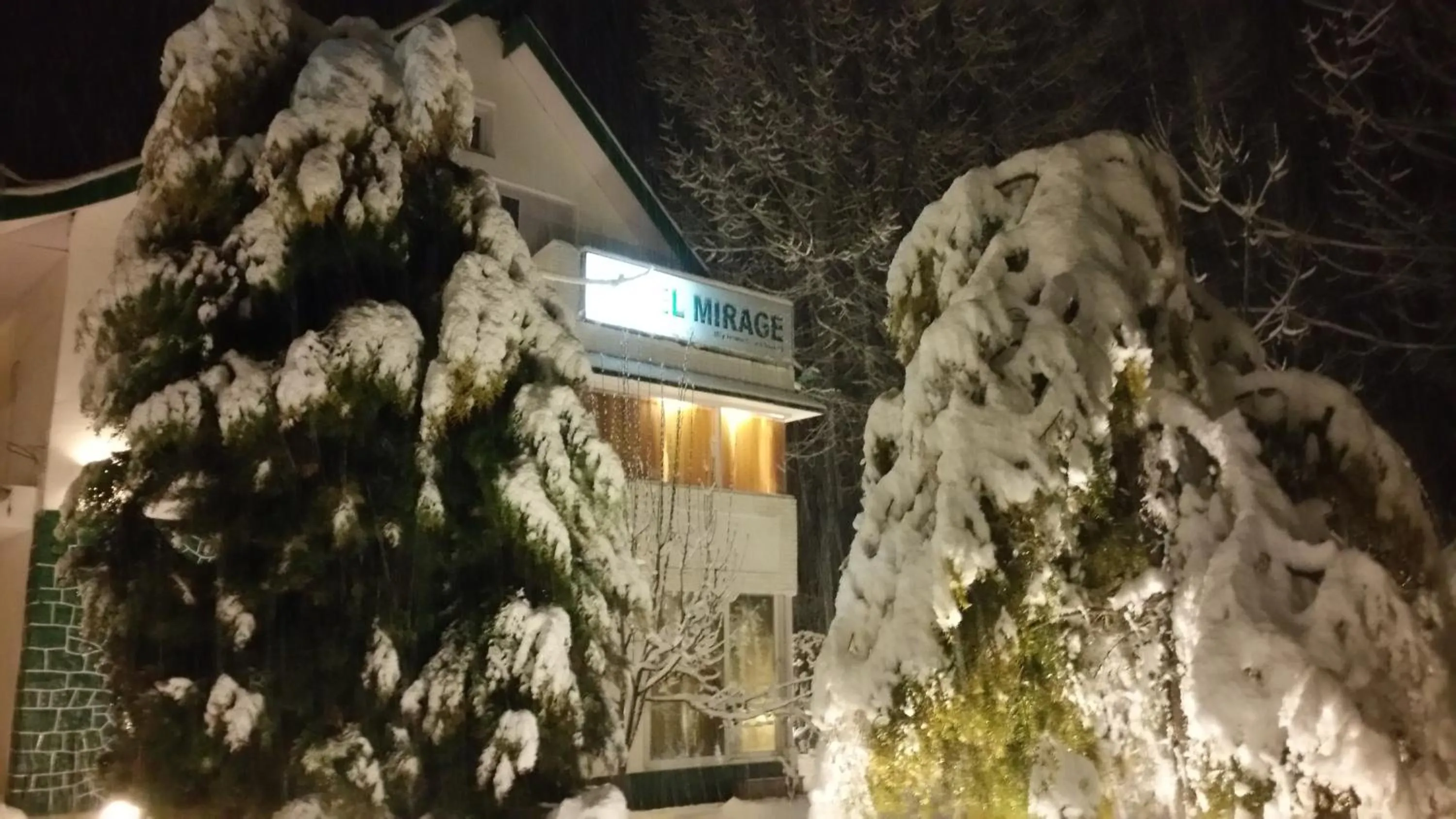 Winter in Hotel Mirage