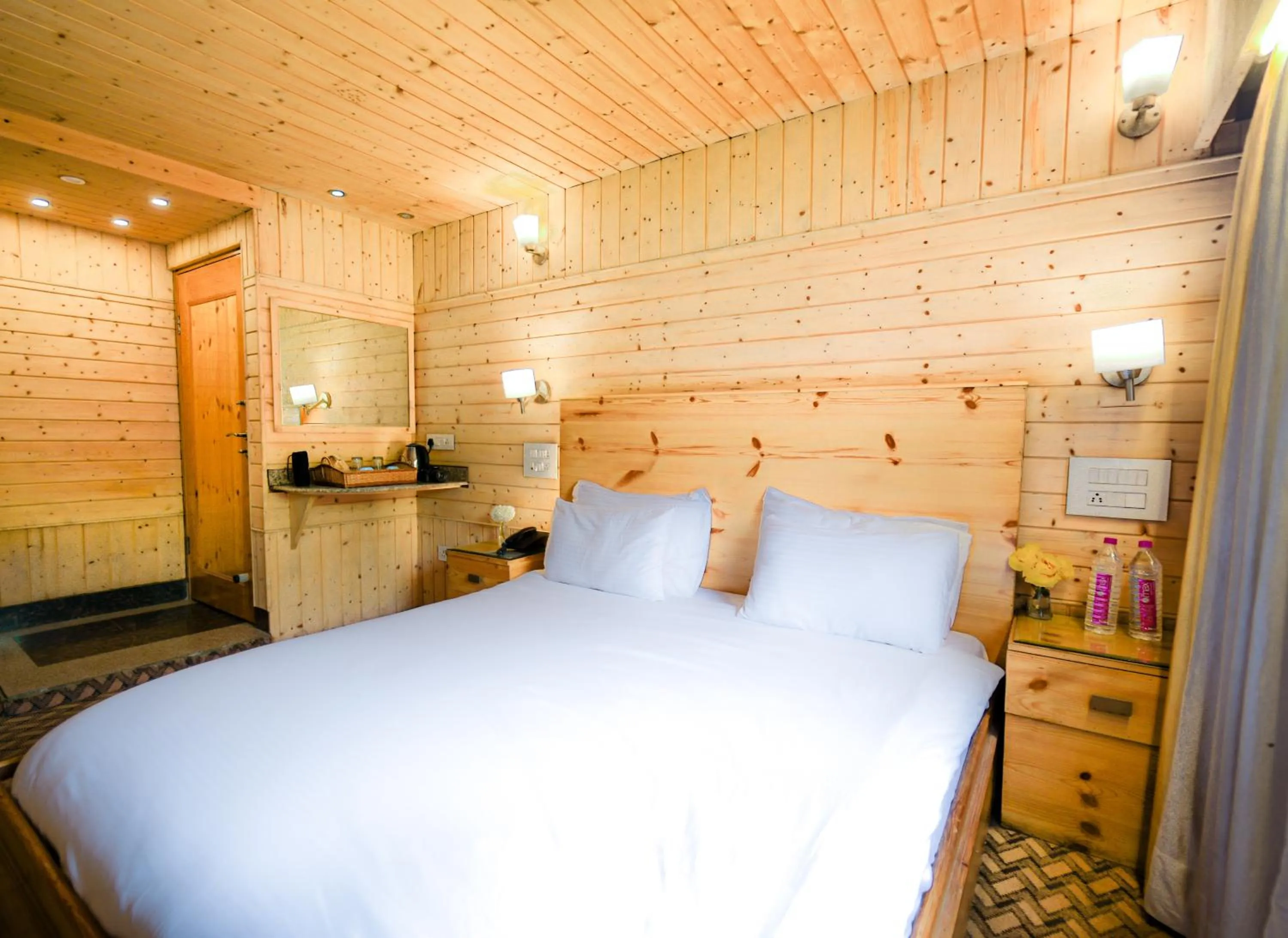 Bedroom, Bed in Hotel Mirage