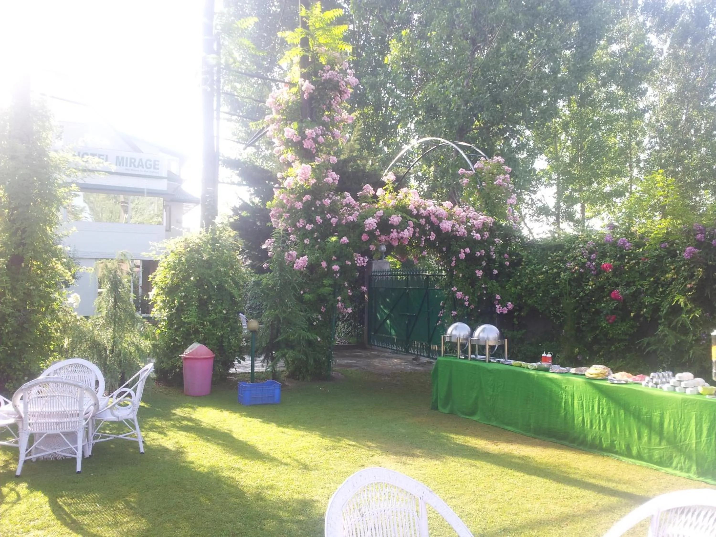 Food and drinks in Hotel Mirage