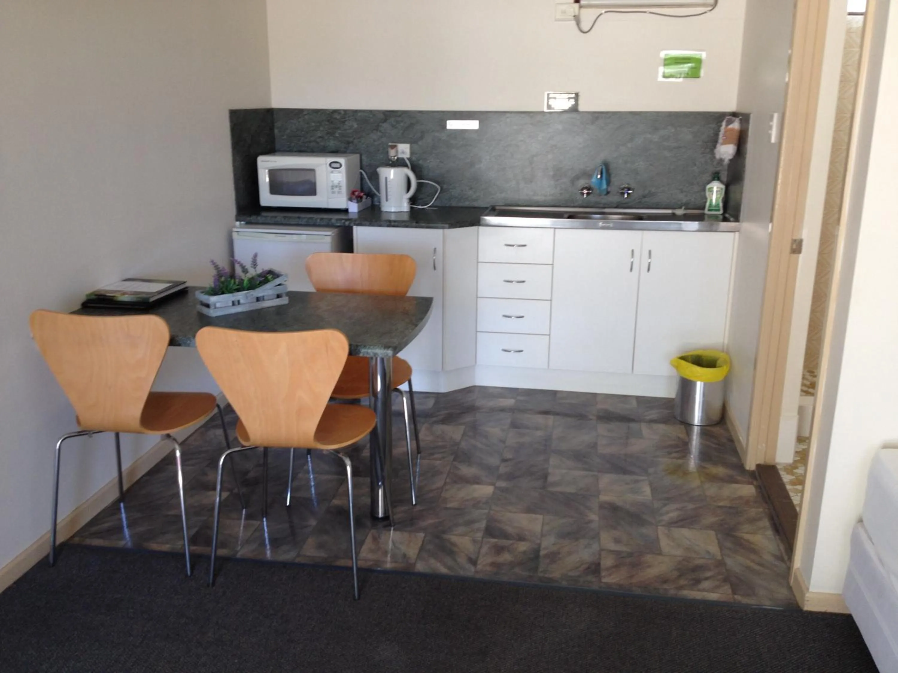 Dining area in Shell Motel (Pearly Shell Motel)