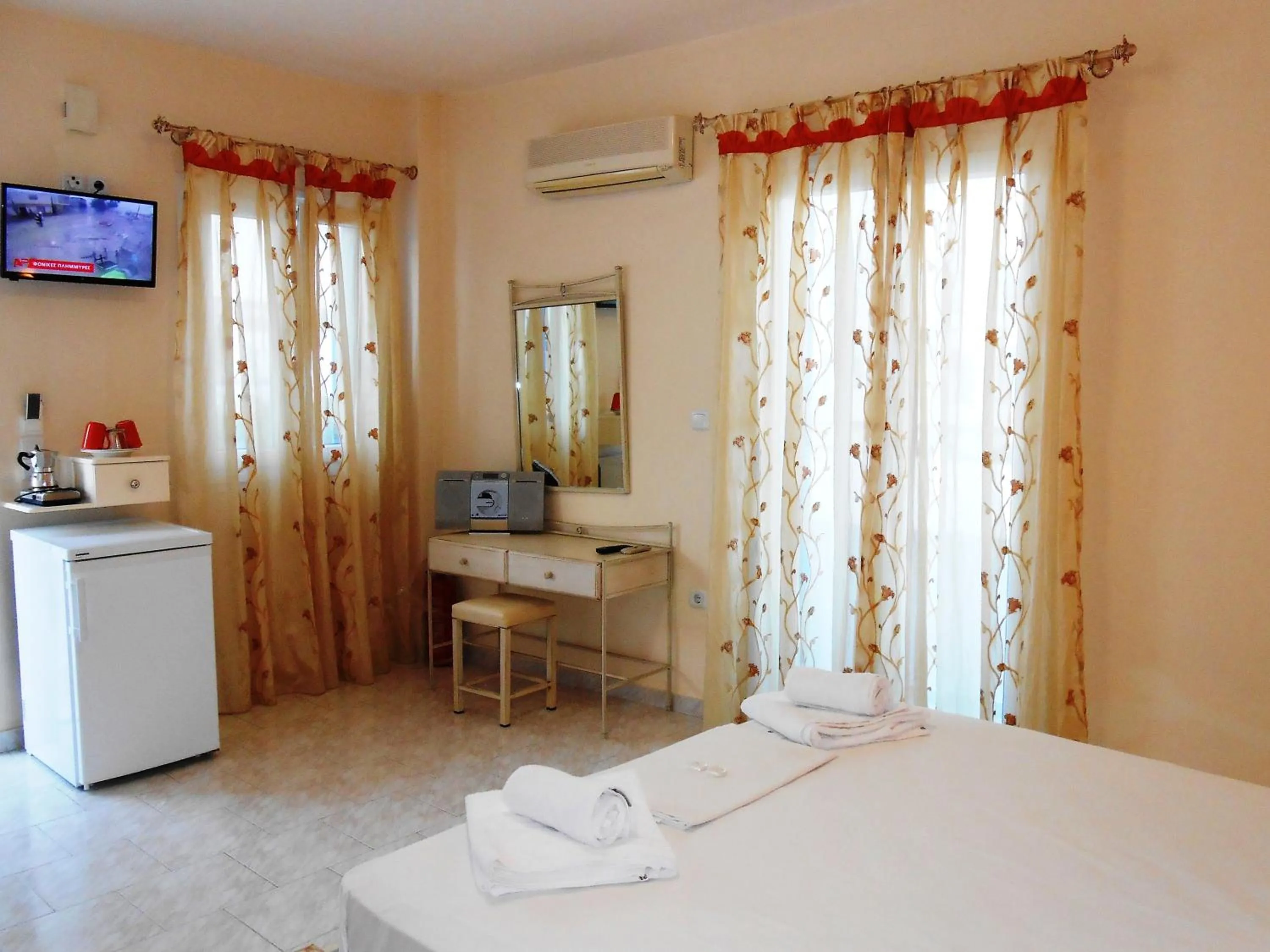 Coffee/tea facilities, Bed in Livanios Studios