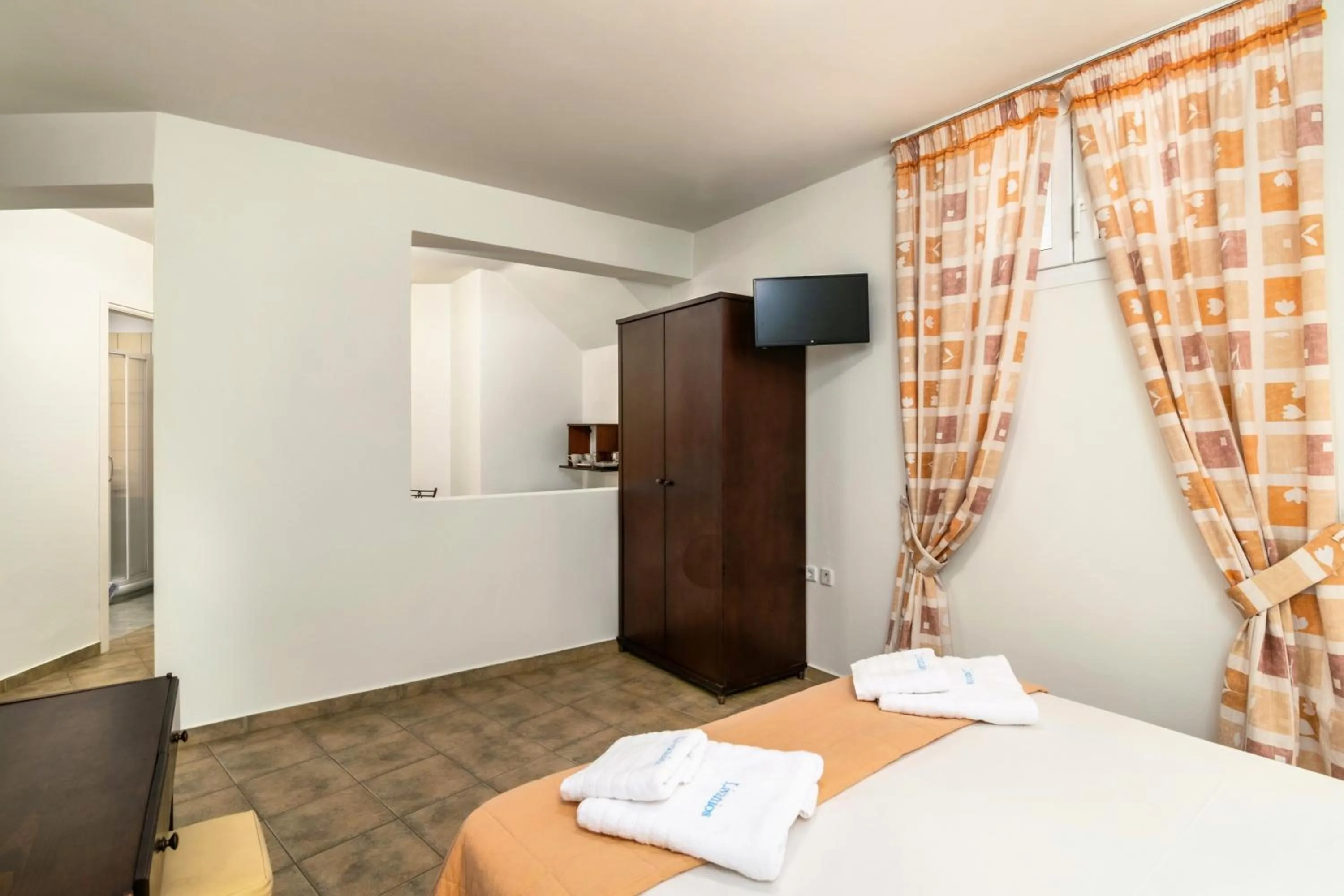 Photo of the whole room, Bed in Livanios Studios