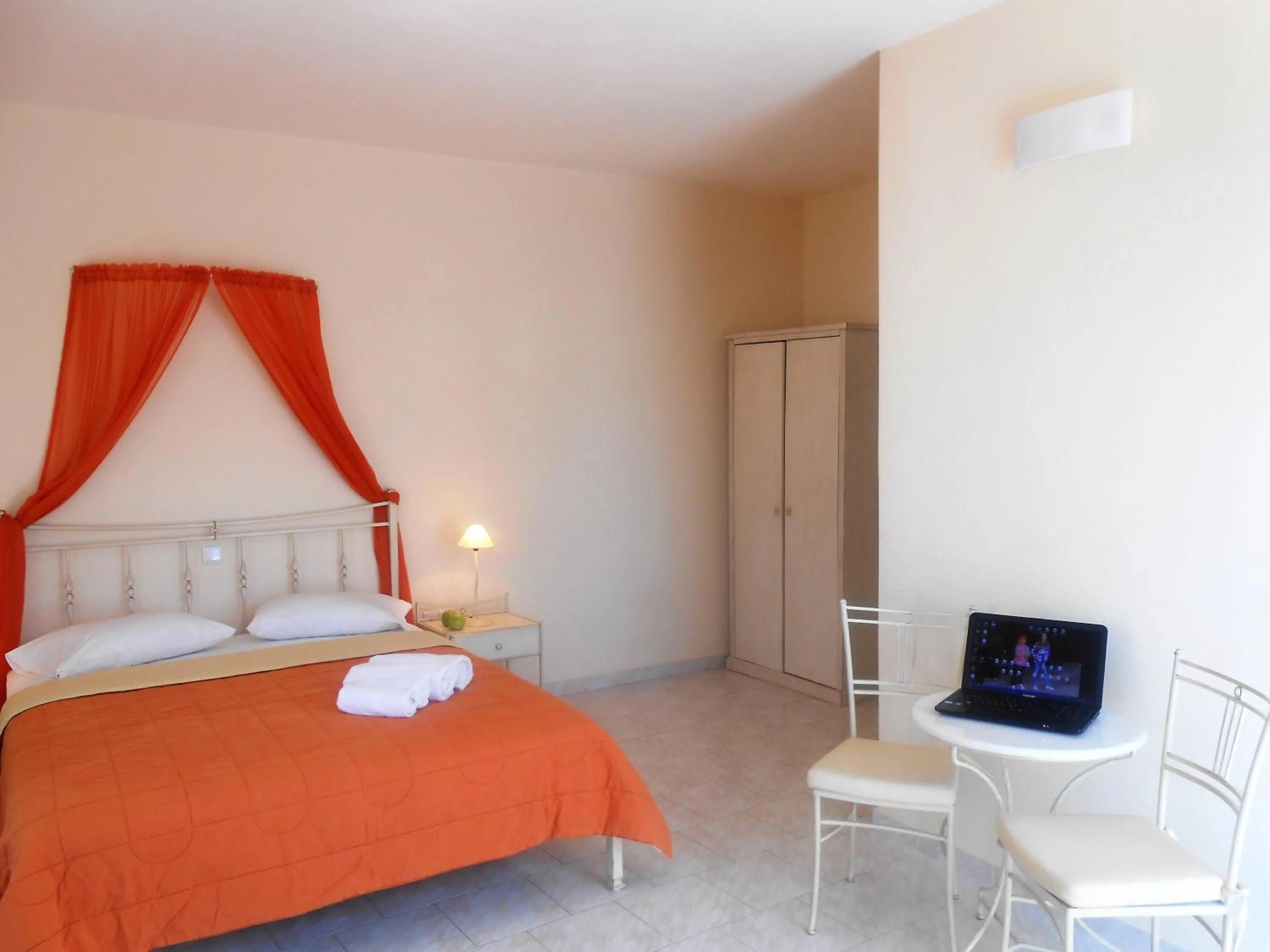 Photo of the whole room, Bed in Livanios Studios