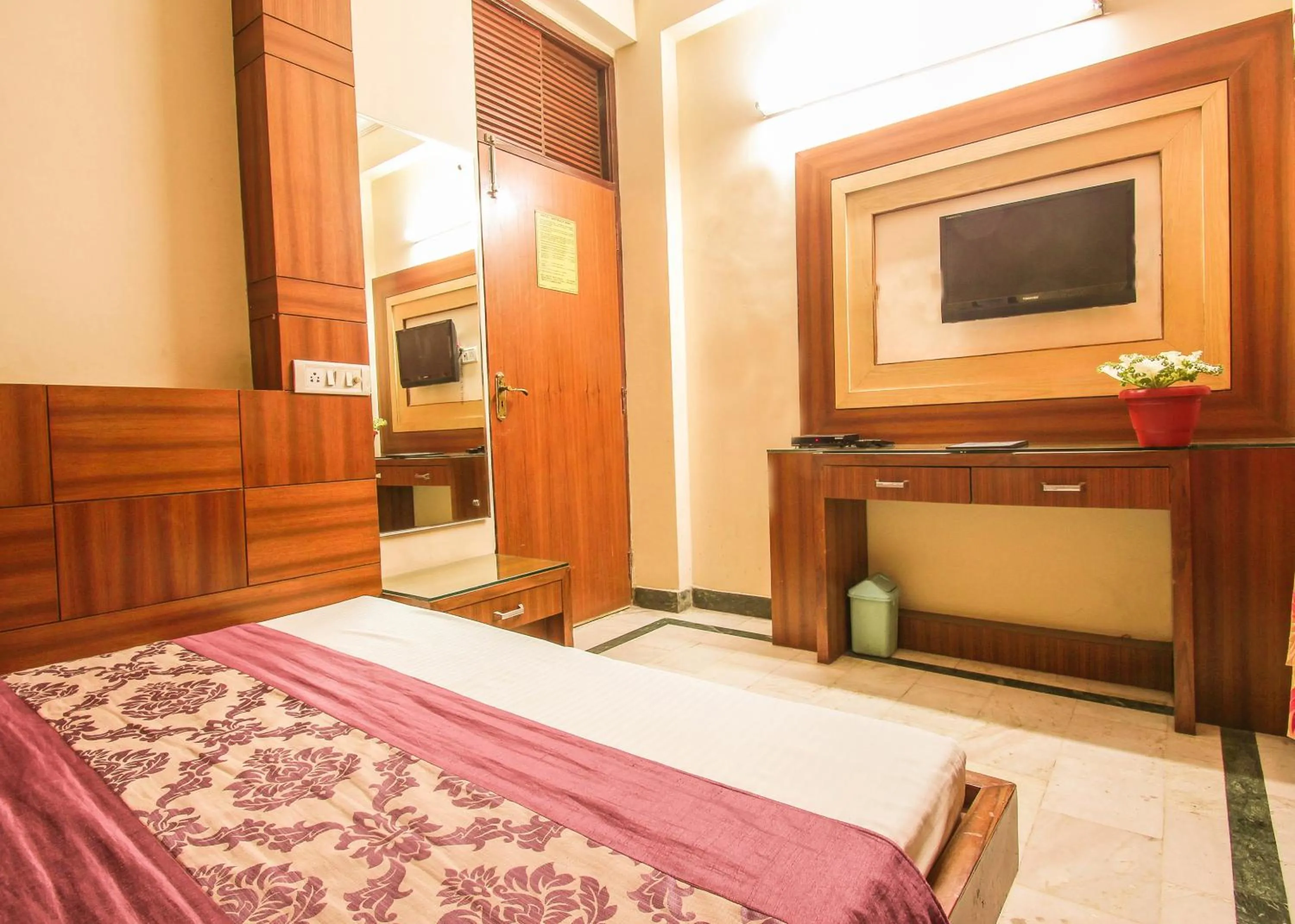 Bed in Hotel Star Paradise