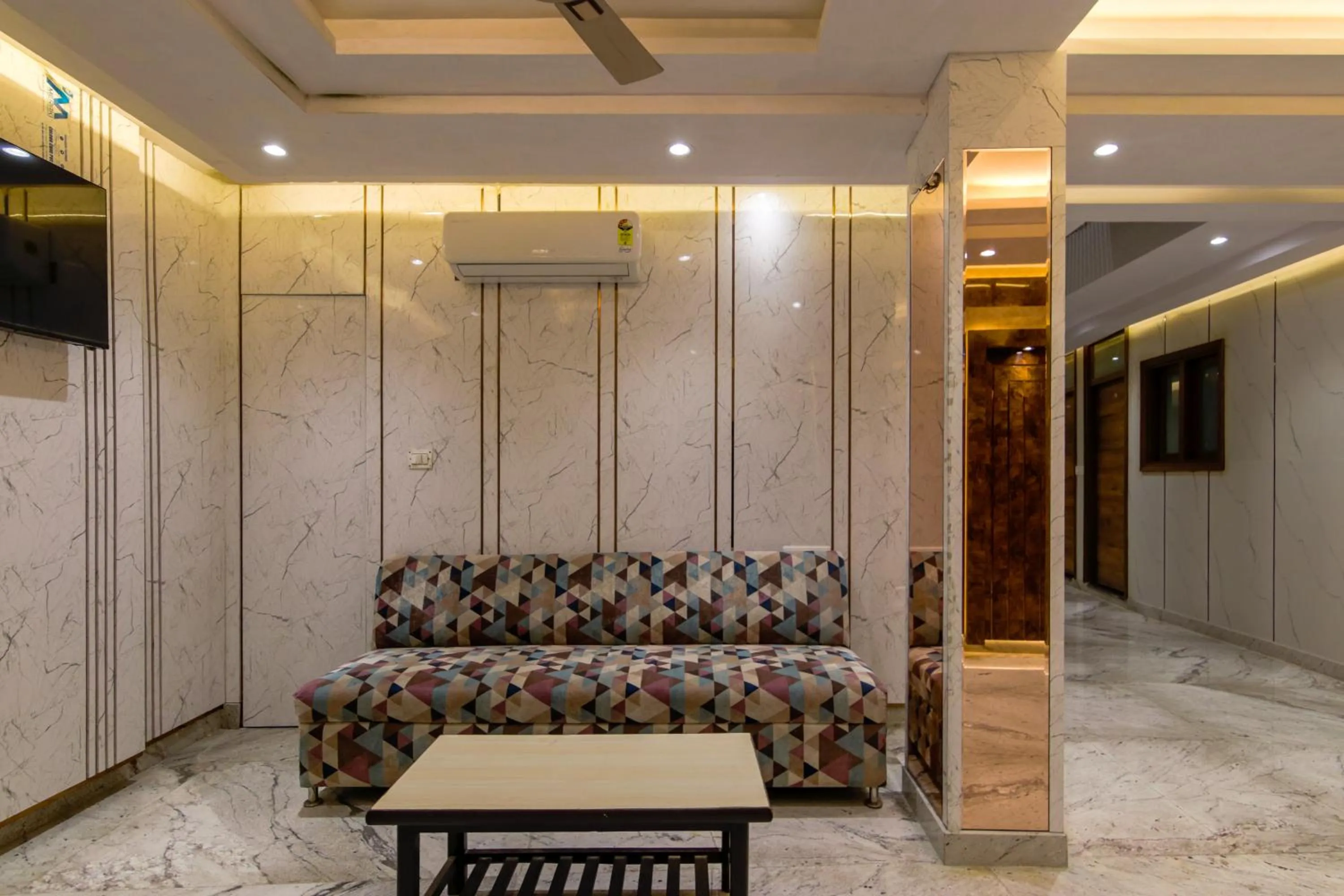 Communal lounge/ TV room in Hotel Star Palace