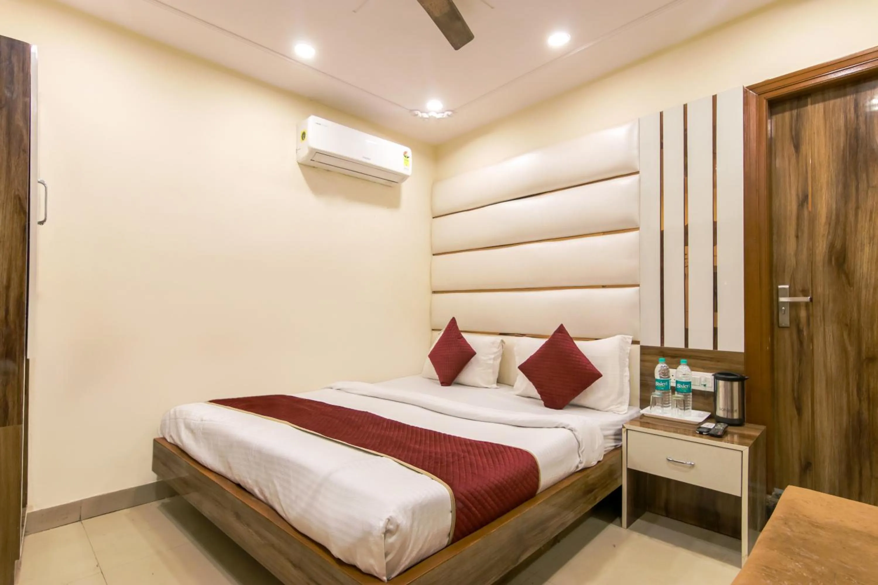 Bed in Hotel Star Palace