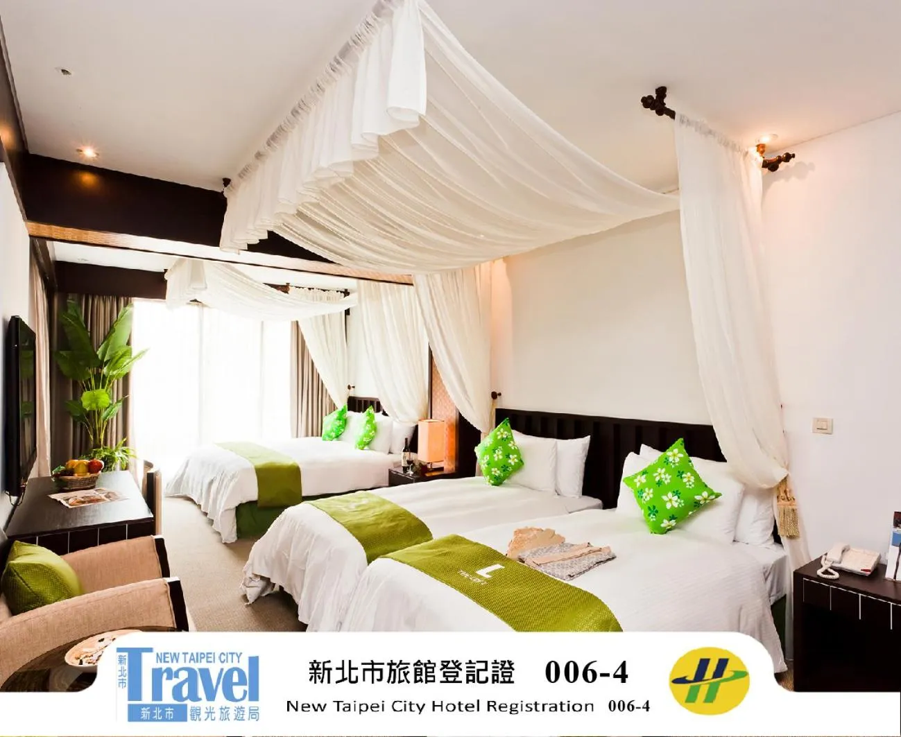 Bed in The Loft Seaside Suites