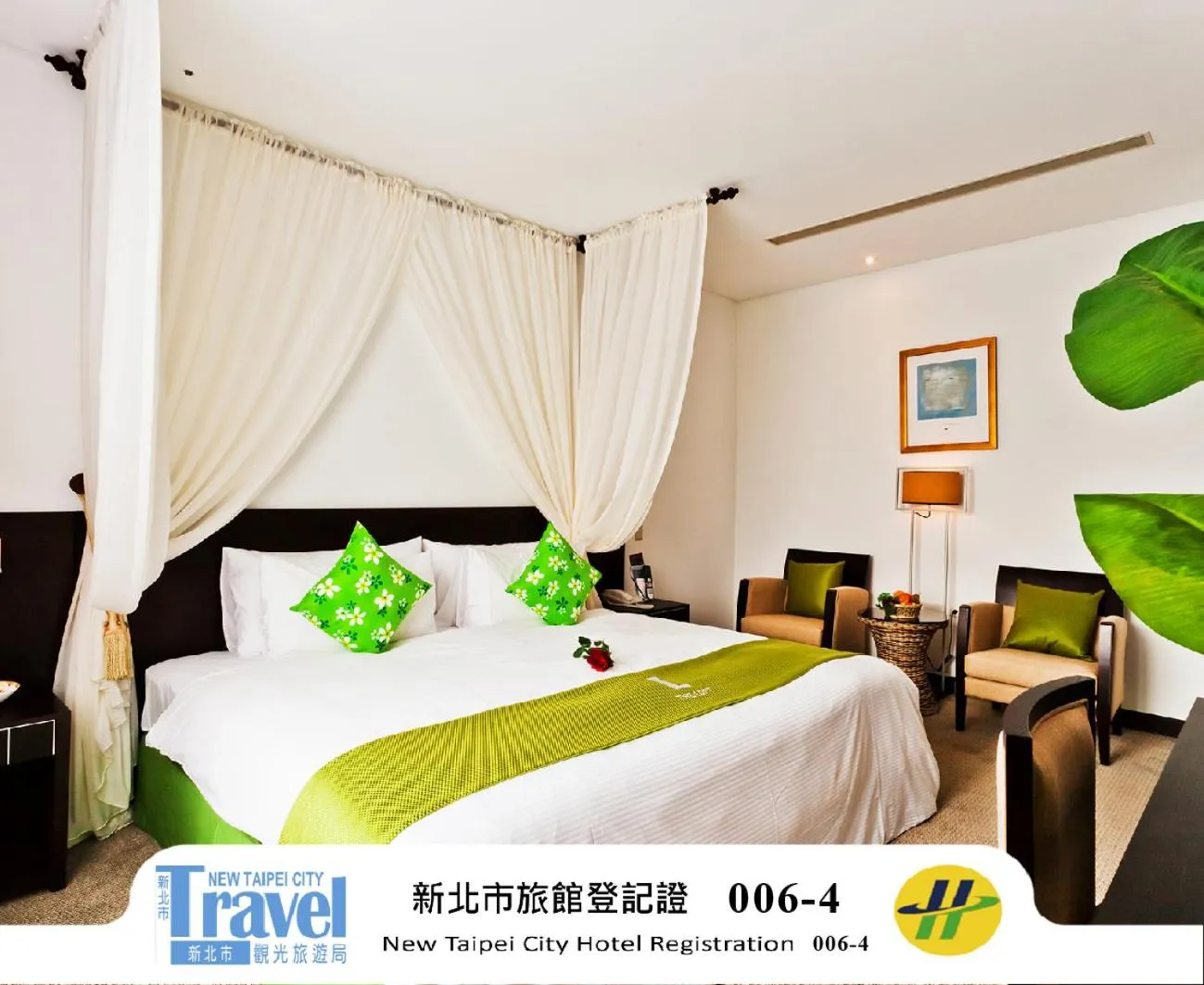 Bed in The Loft Seaside Suites