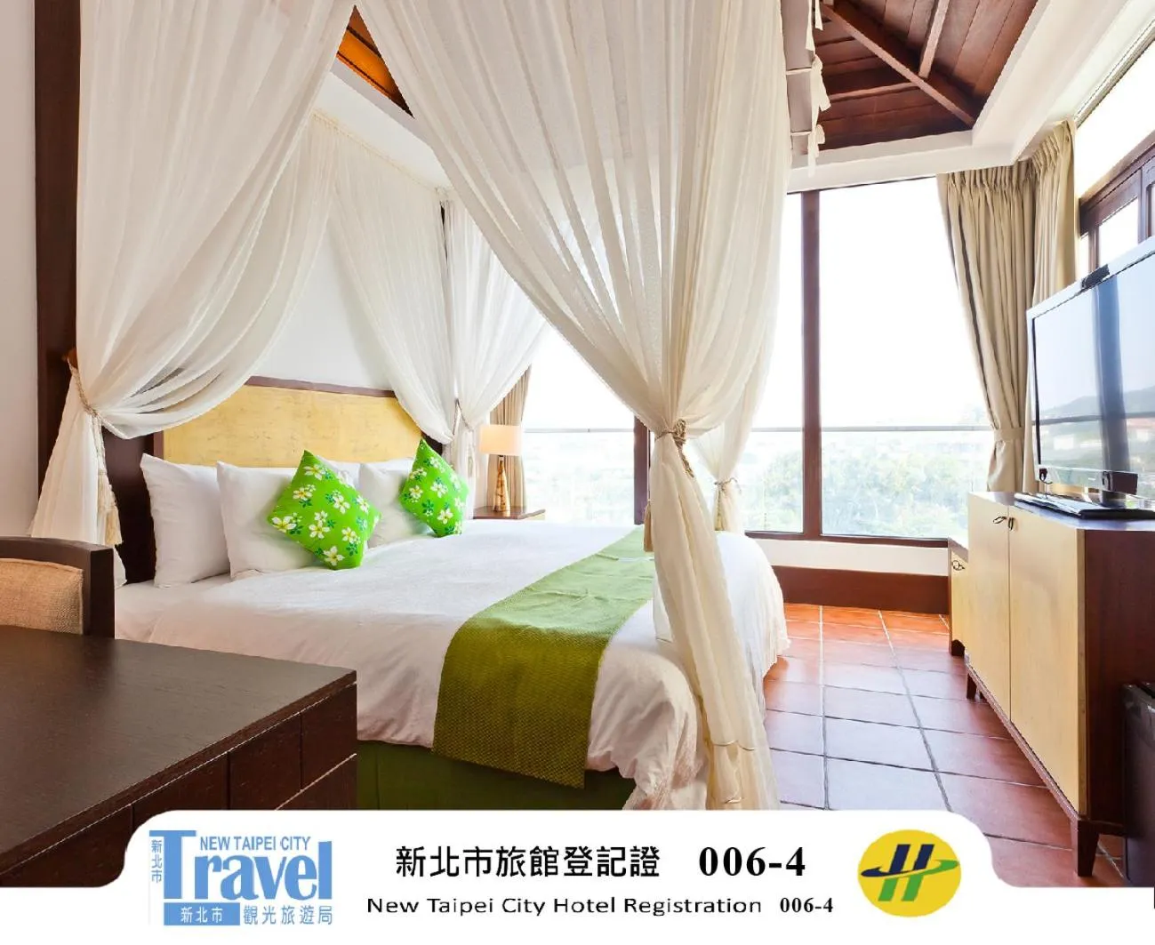 Bed in The Loft Seaside Suites