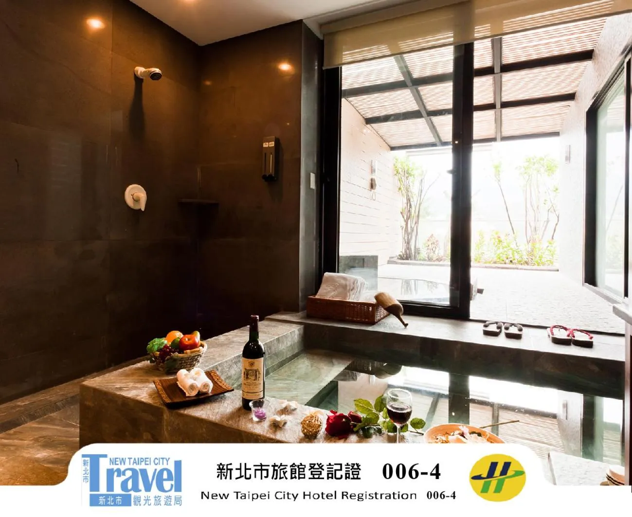 The Loft Seaside Suites