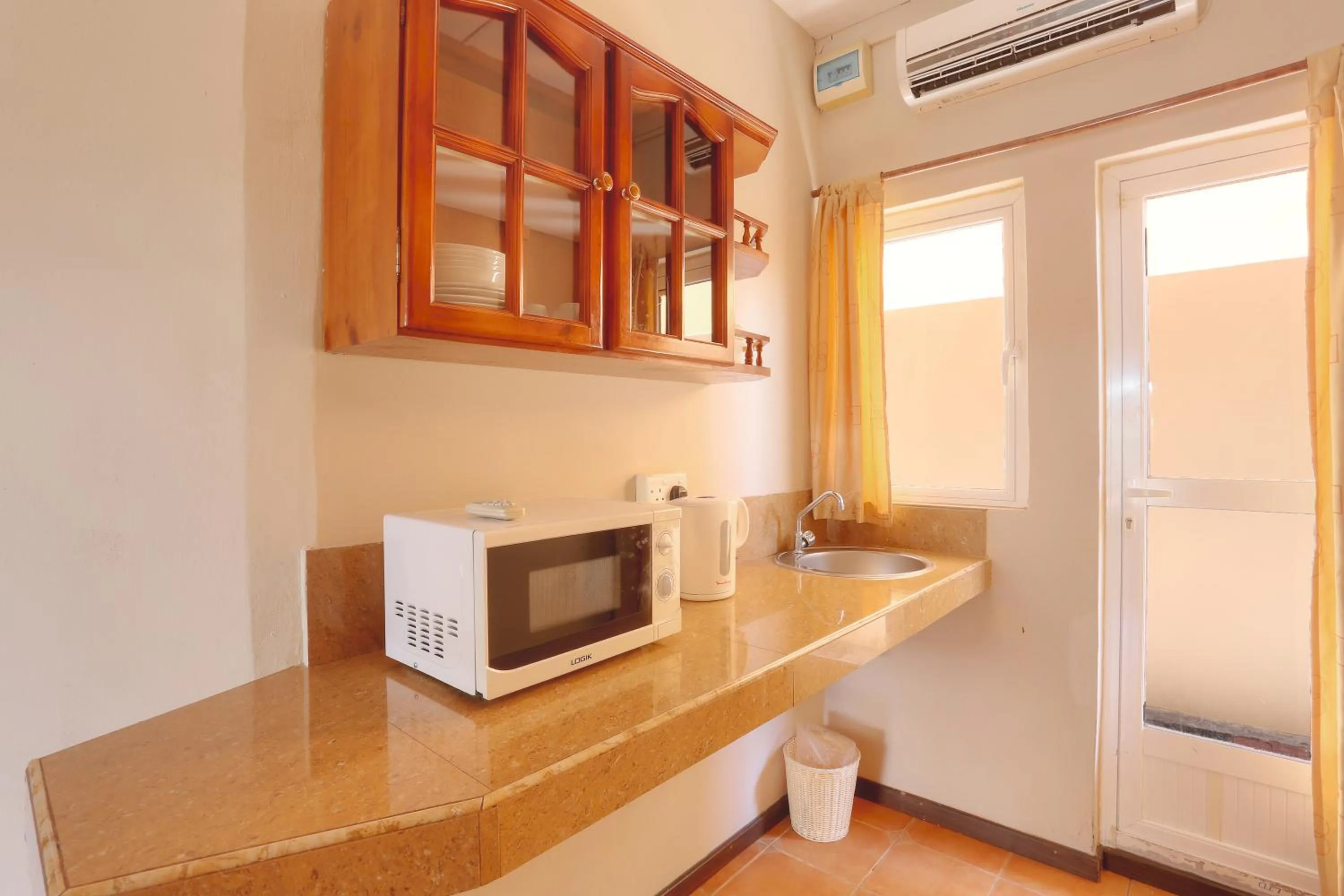 Coffee/tea facilities in L'Oiseau de L'Ocean Tourist Residence