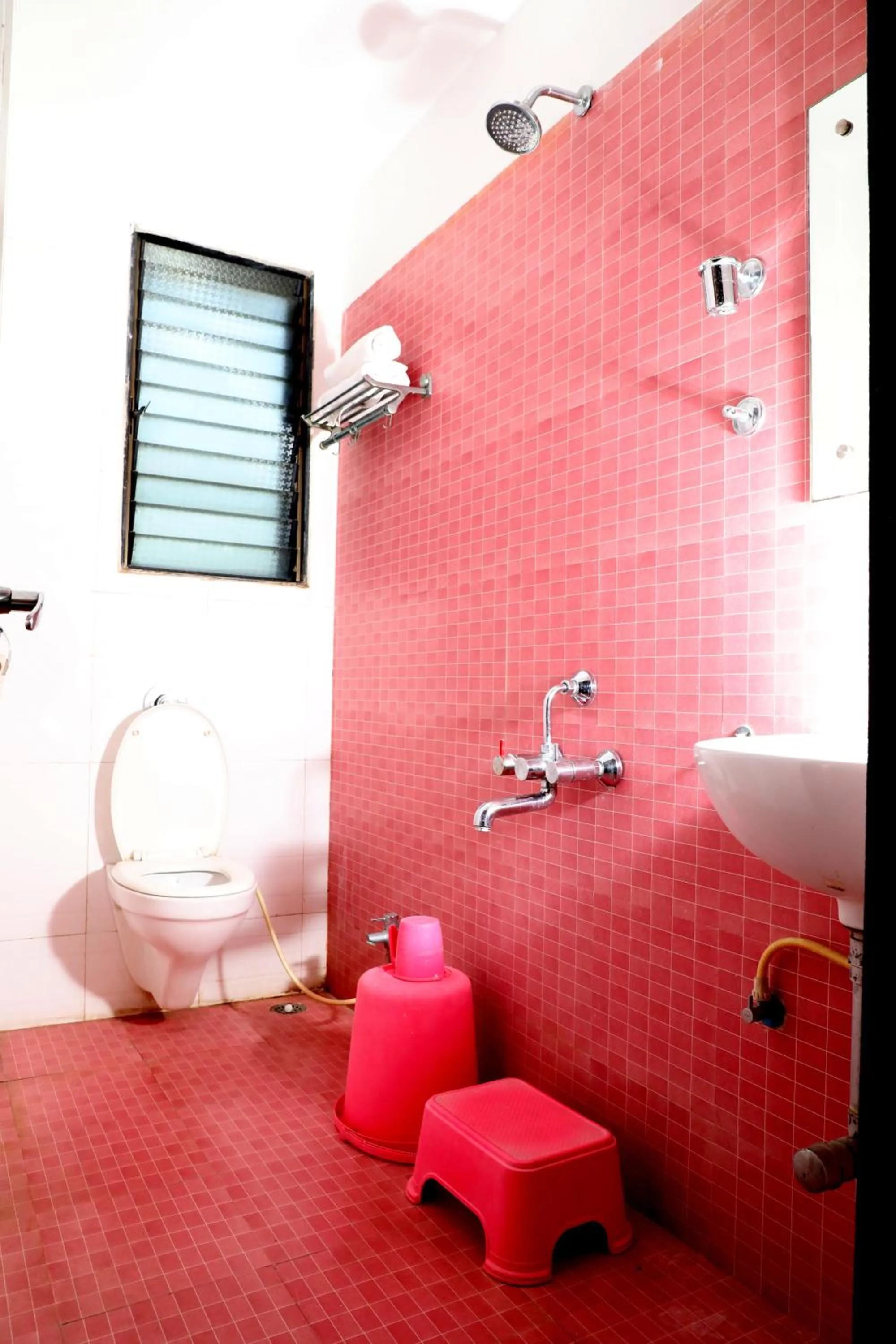 Toilet in Hotel Sai Grand Castle Inn