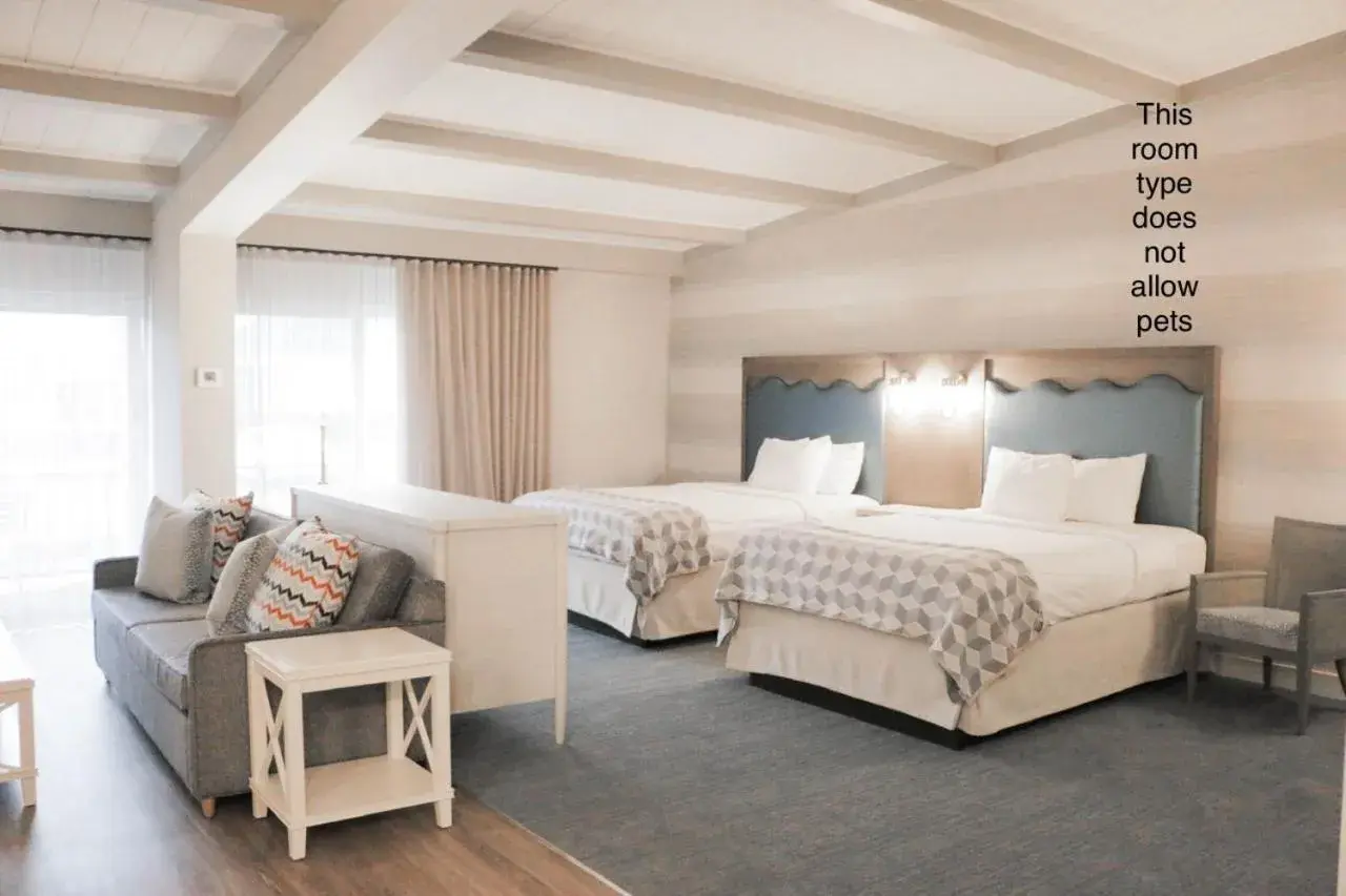 Studio Suite with Two Queen Beds - Non-Smoking in Howard Johnson by Wyndham Middletown Newport Area Studio Suite with Two Queen Beds - Non-Smoking in Howard Johnson by Wyndham Middletown Newport Area