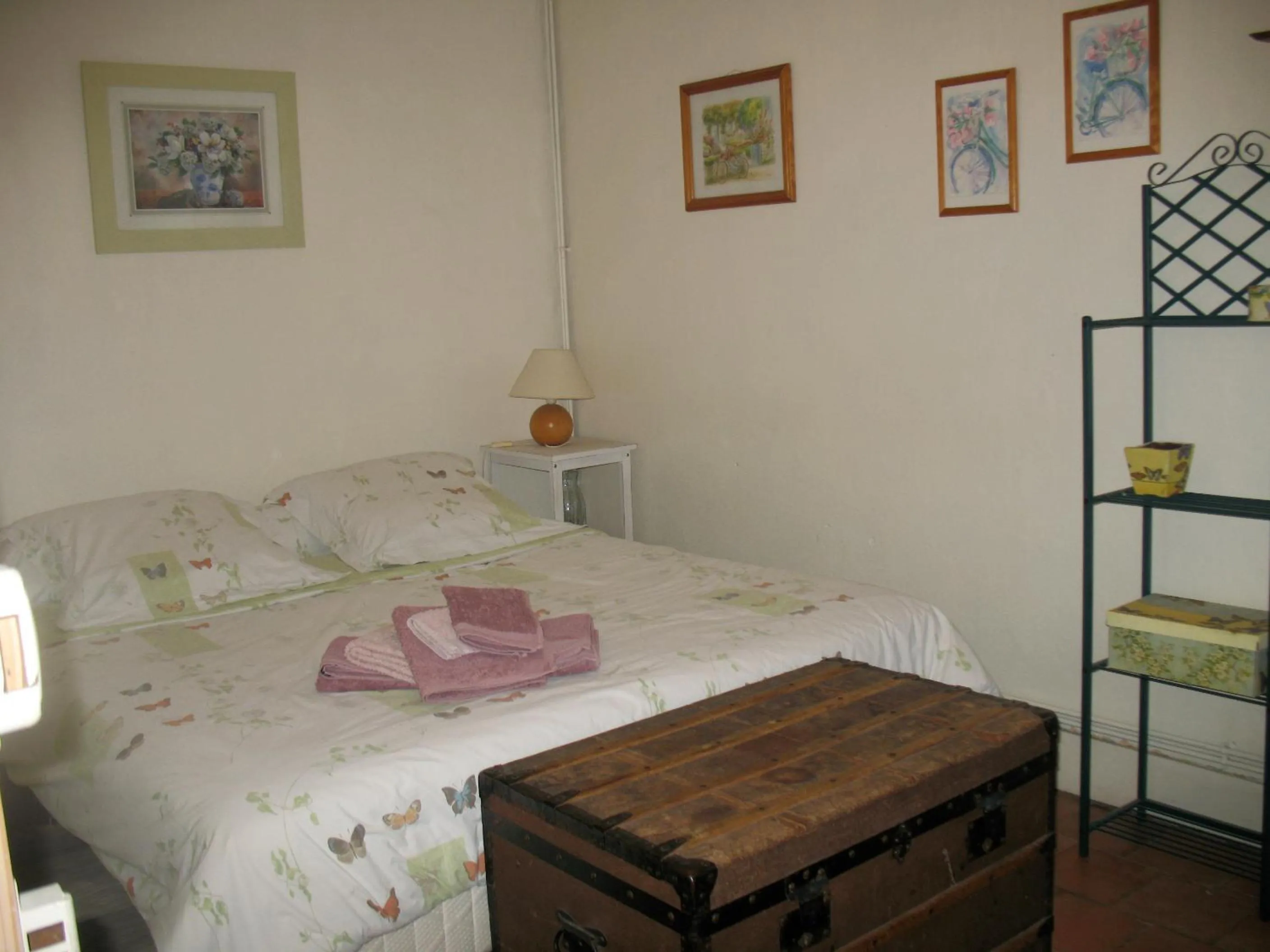 Bed in La Mesnagerie