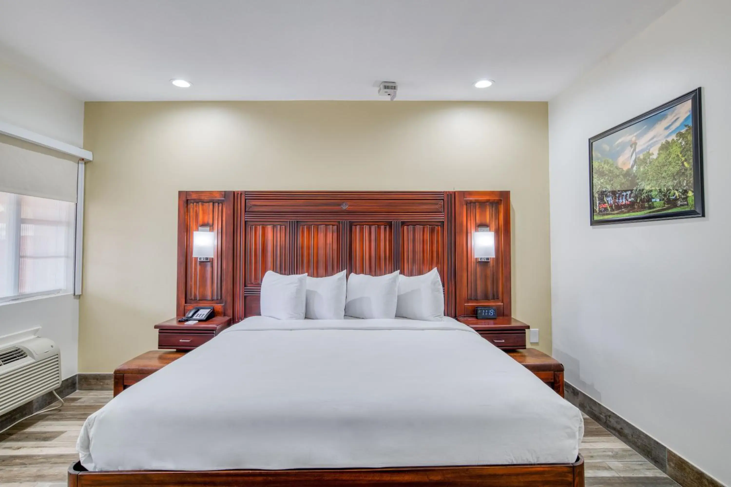 Deluxe King Room - Mobility Access/Non-Smoking in Villa 1565 - Saint Augustine Deluxe King Room - Mobility Access/Non-Smoking in Villa 1565 - Saint Augustine