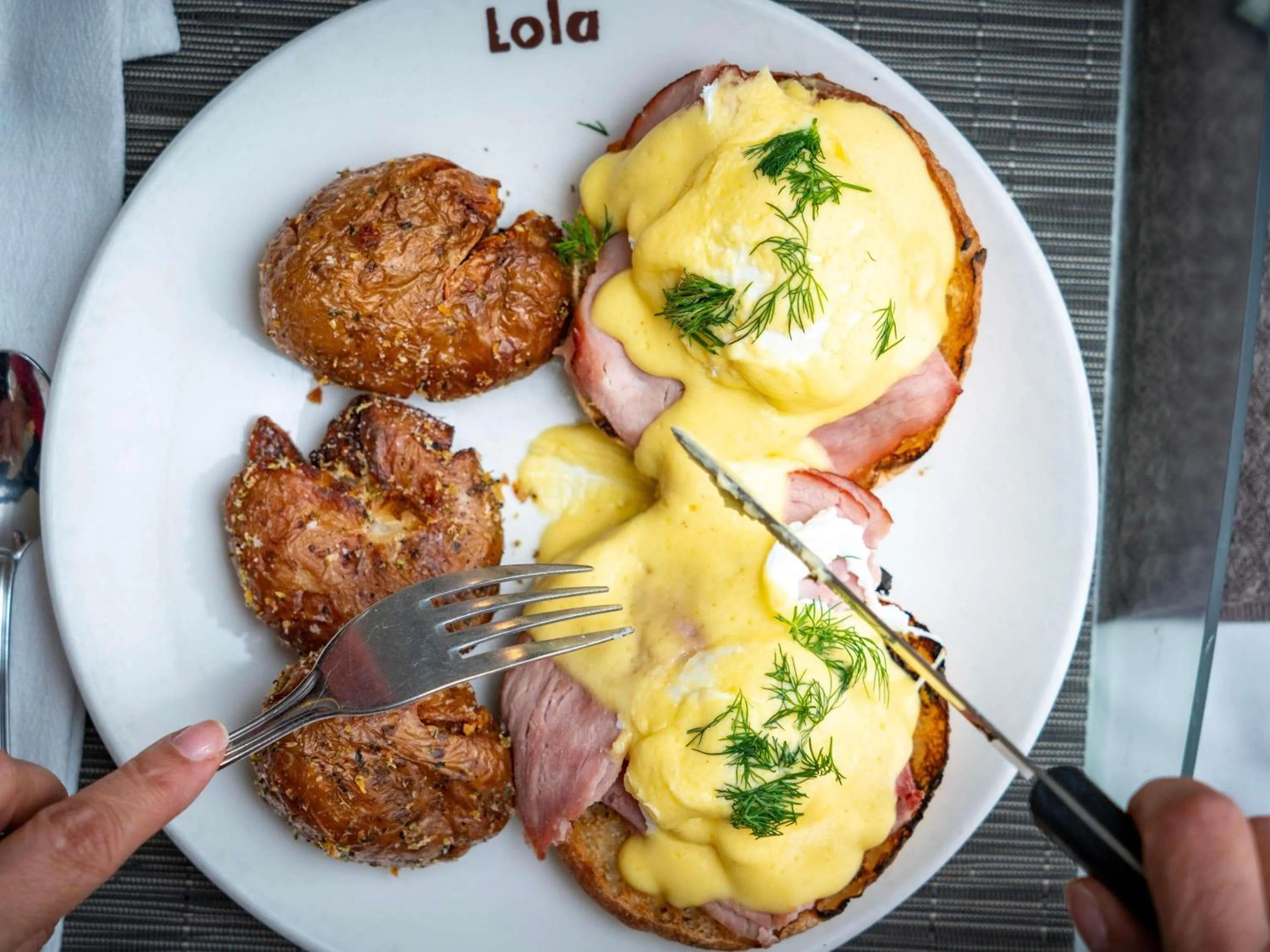 Breakfast in Ändra Hotel Seattle - MGallery Collection