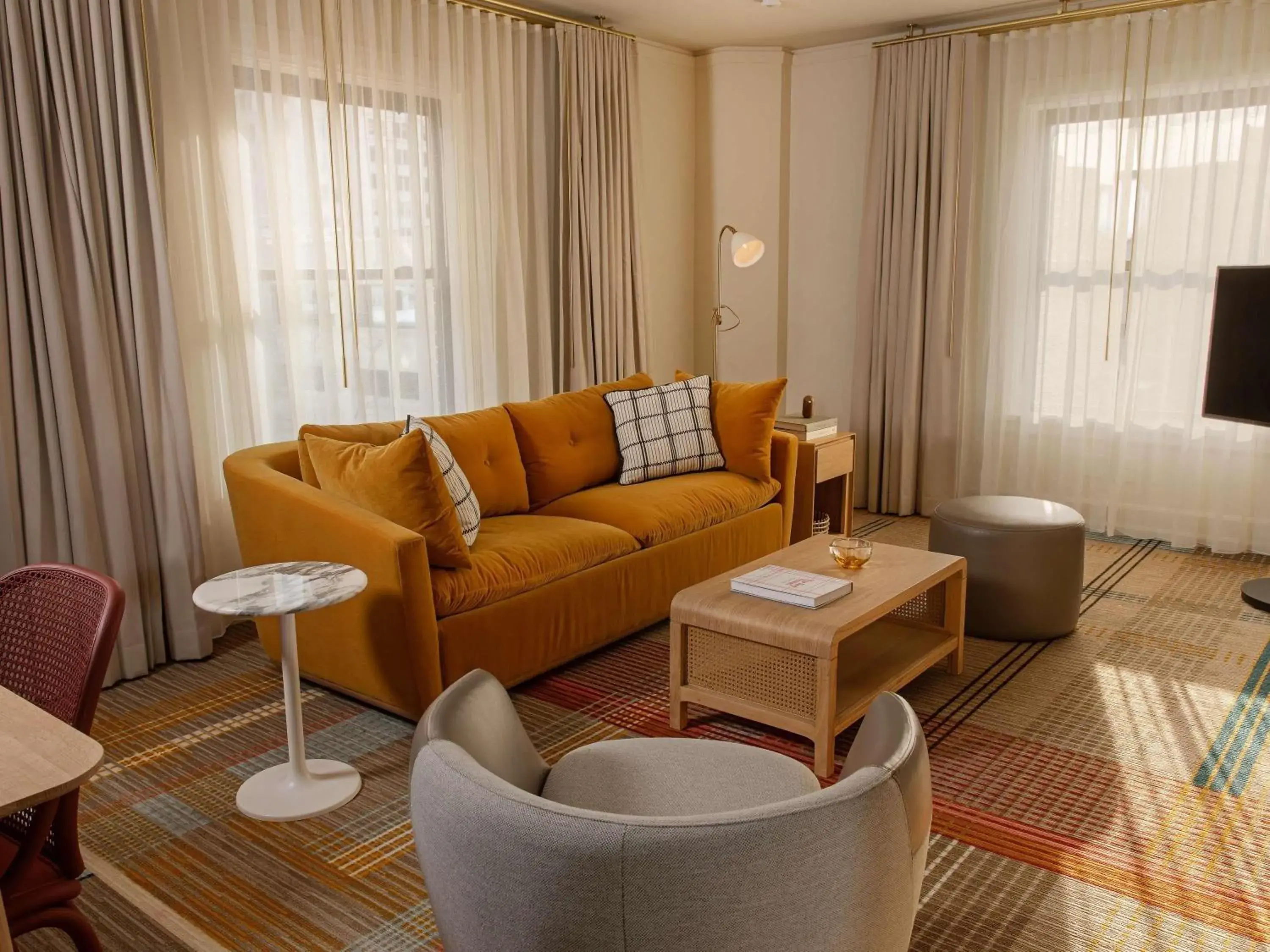 Corner One Bedroom Suite with Cityview in Ändra Hotel Seattle - MGallery Collection Corner One Bedroom Suite with Cityview in Ändra Hotel Seattle - MGallery Collection