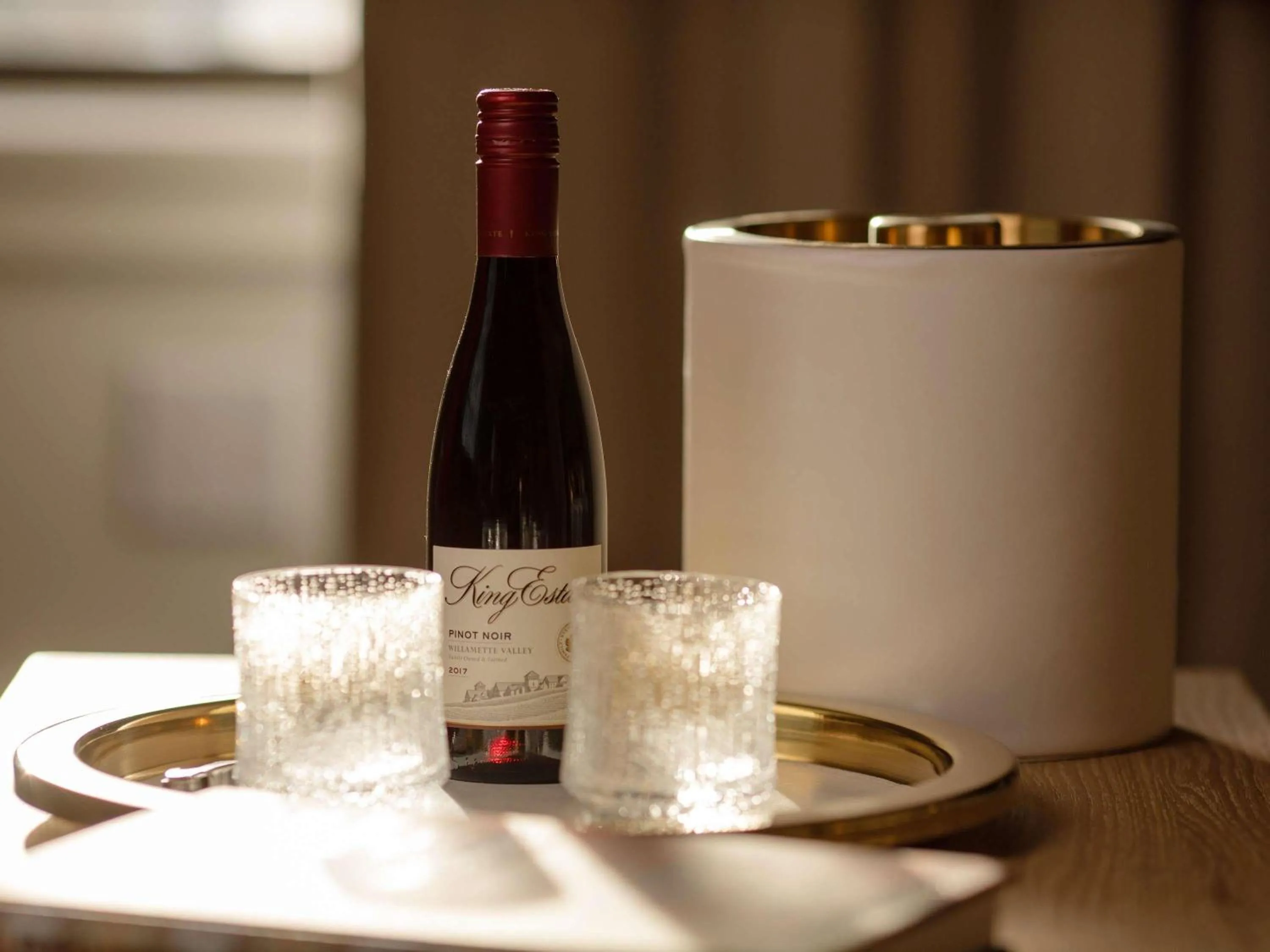 Junior Suite with One King Bed and Cityview in Ändra Hotel Seattle - MGallery Collection