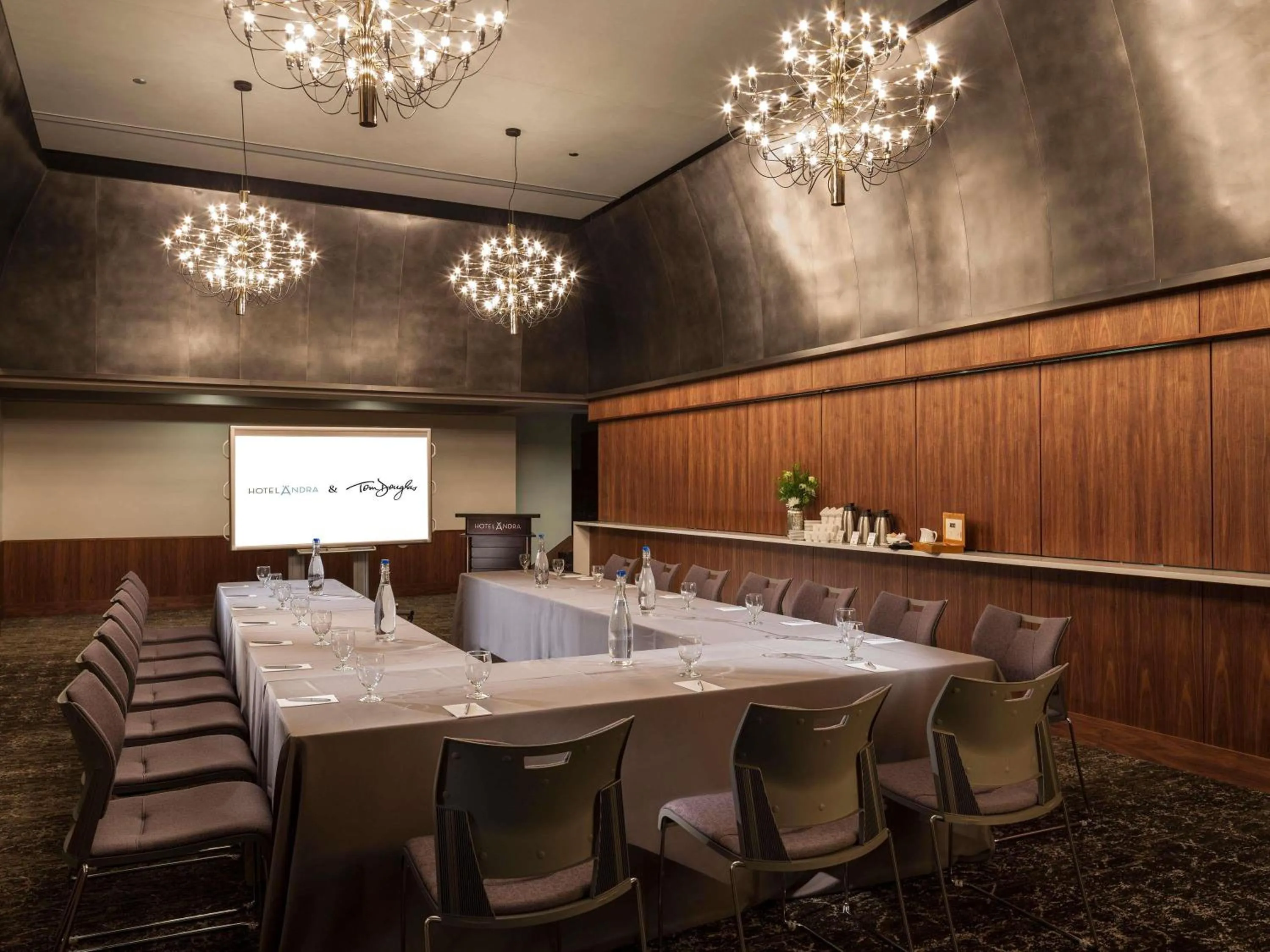Meeting/conference room in Ändra Hotel Seattle - MGallery Collection