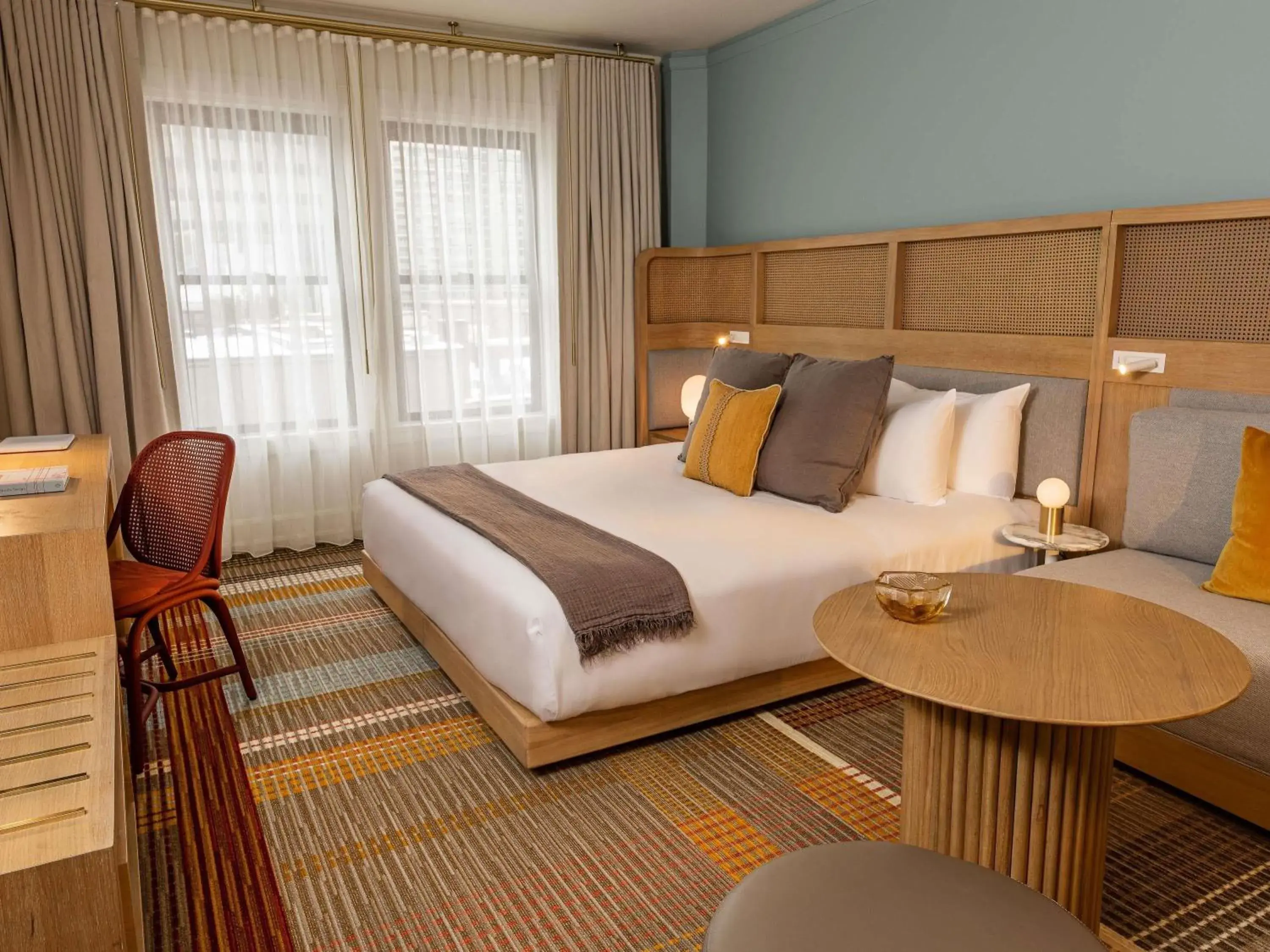 Superior King Room with Roll-In Shower - Disability Access in Ändra Hotel Seattle - MGallery Collection Superior King Room with Roll-In Shower - Disability Access in Ändra Hotel Seattle - MGallery Collection