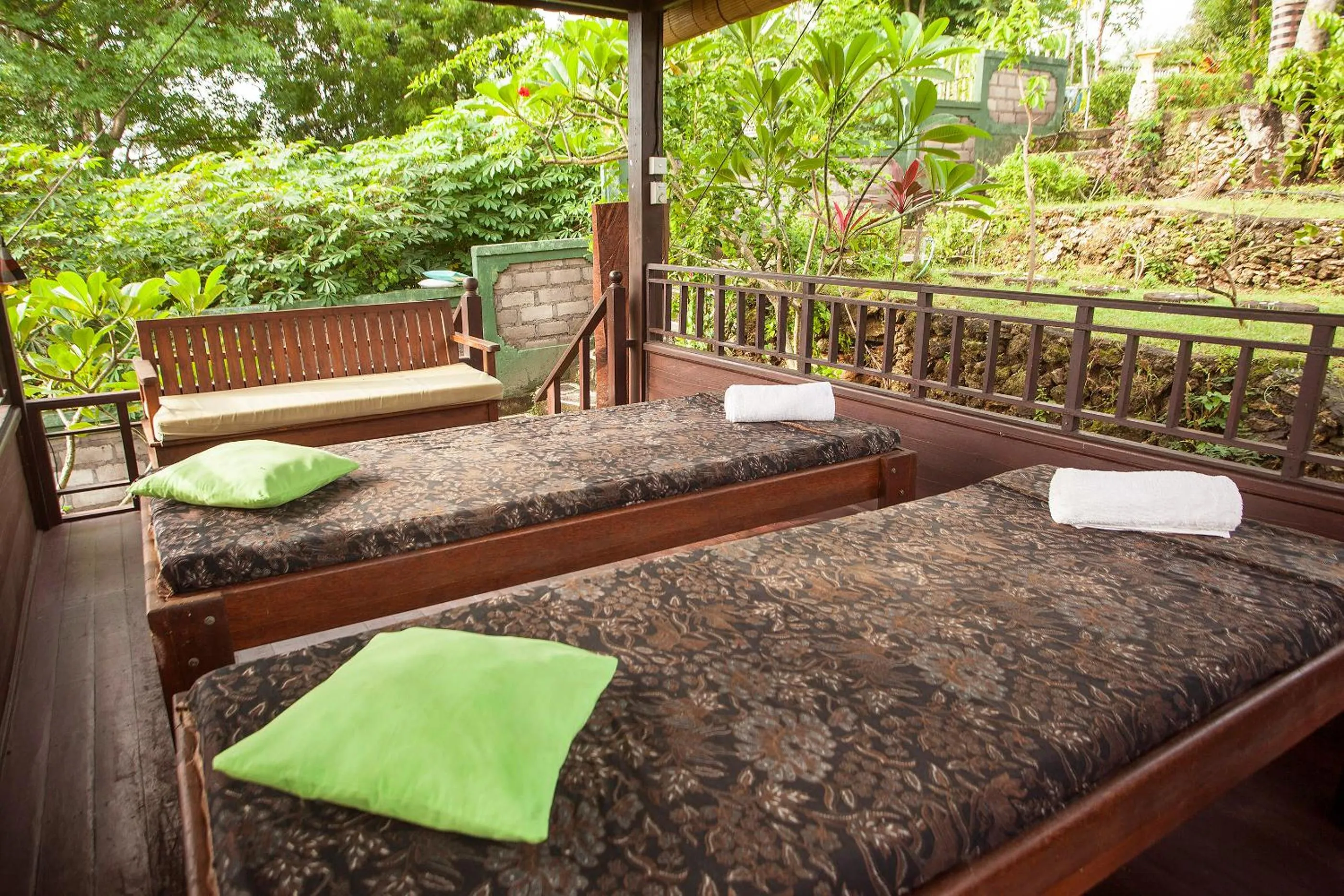 Massage in Poh Manis Lembongan