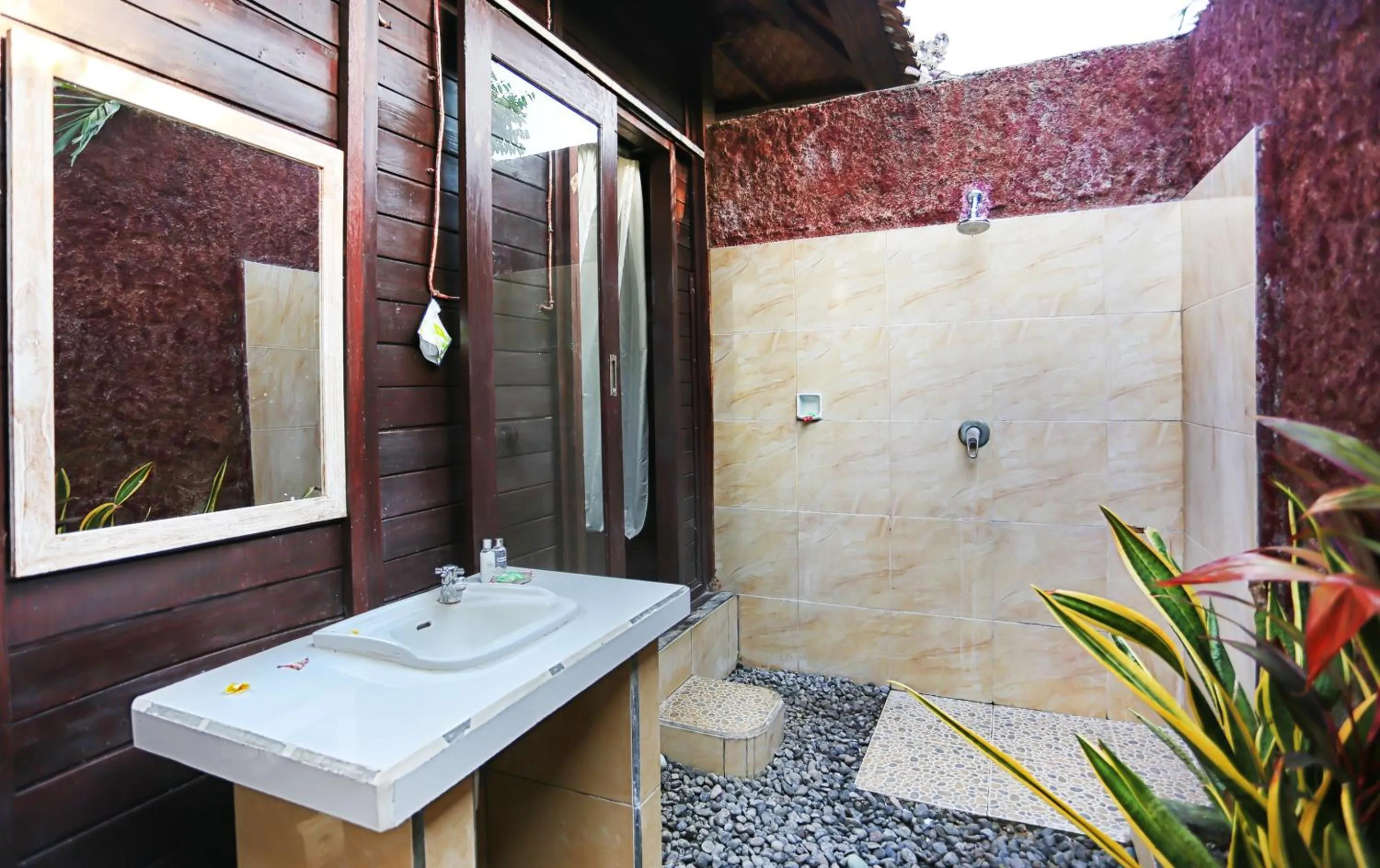 Bathroom in Poh Manis Lembongan