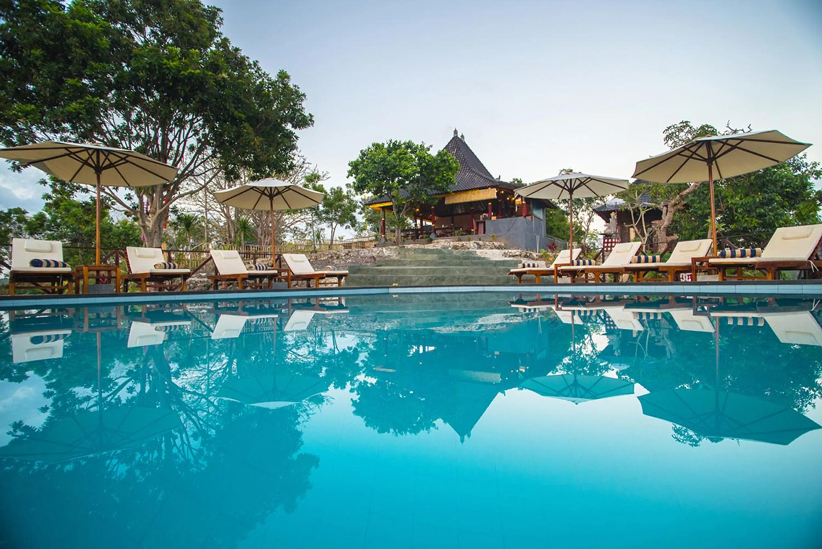 Swimming pool in Poh Manis Lembongan