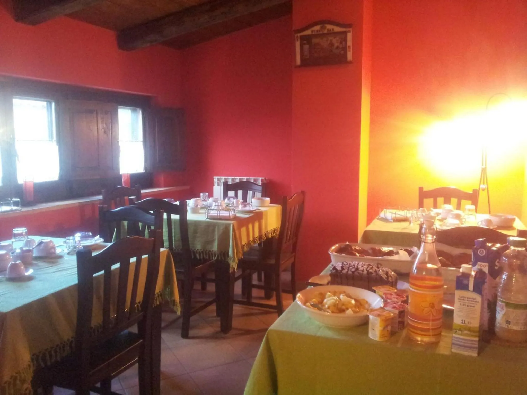 Buffet breakfast in Palazzo Conforti Tree House Resort