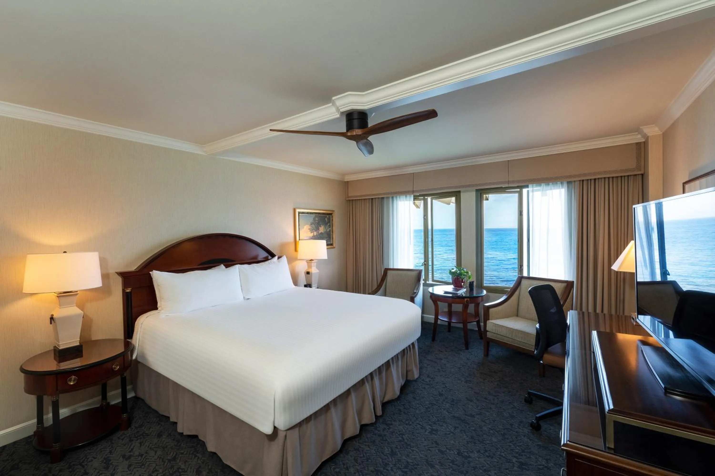 Bedroom, Bed in Monterey Plaza Hotel & Spa
