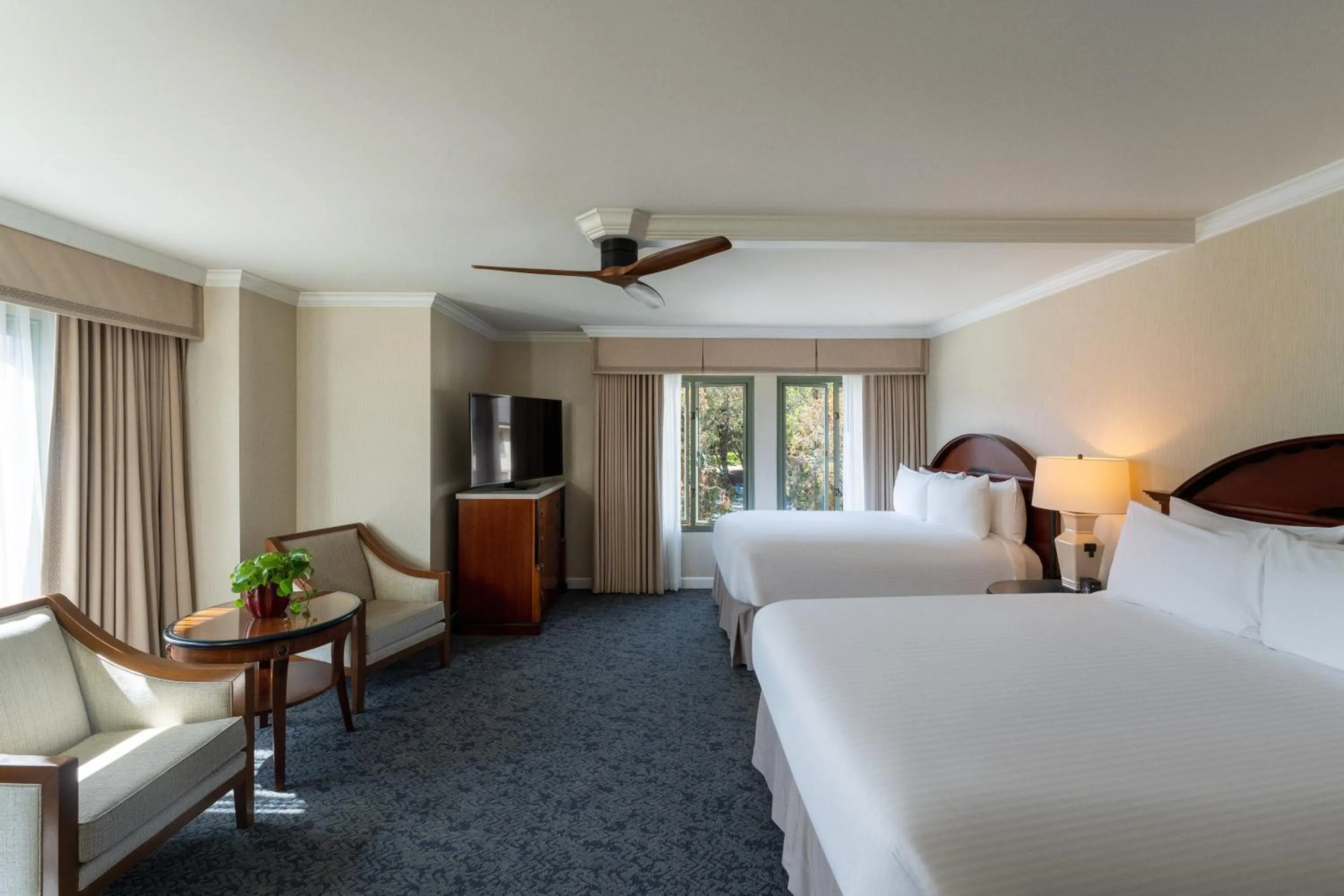 Bedroom, Bed in Monterey Plaza Hotel & Spa