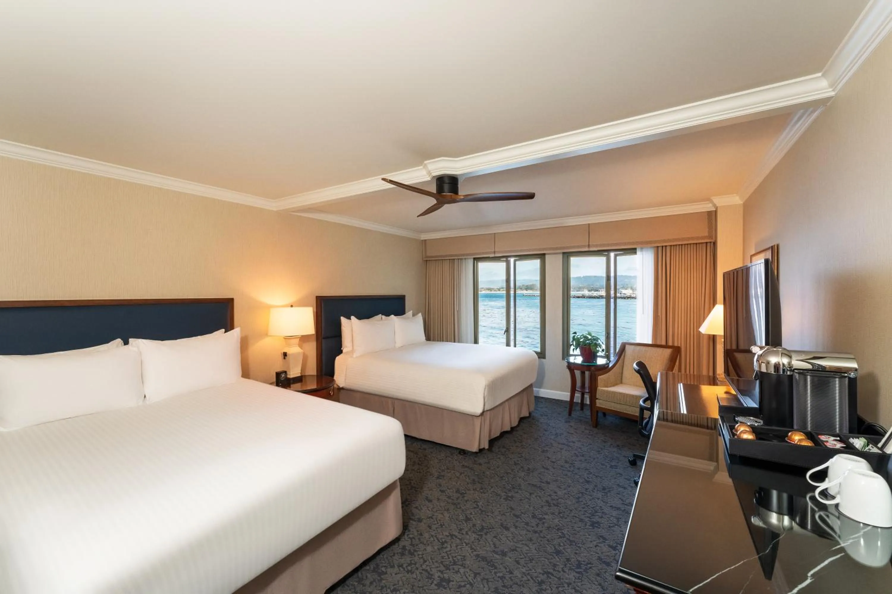 Bedroom, Bed in Monterey Plaza Hotel & Spa