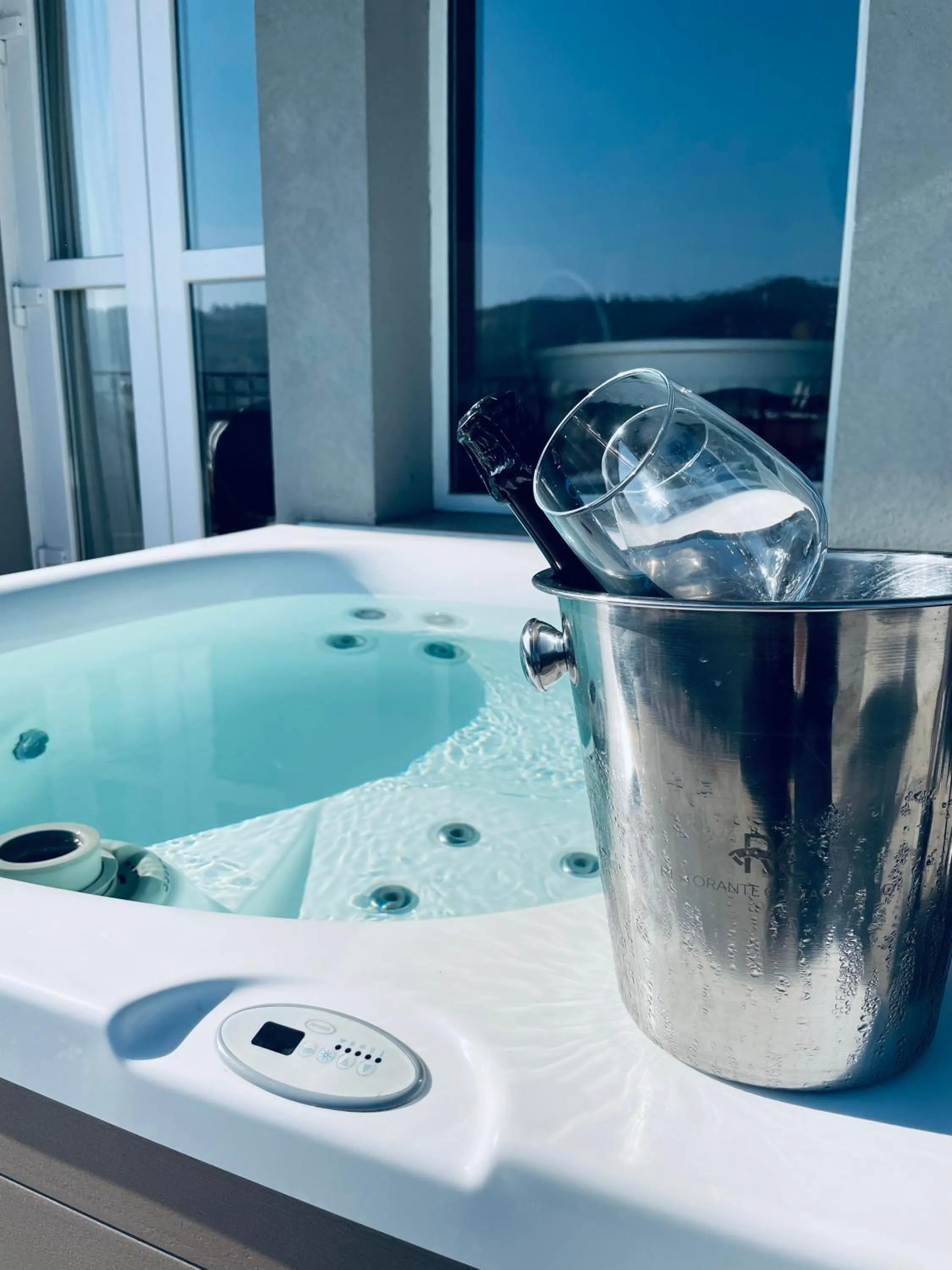 Hot Tub in Boutique Hotel Calzavecchio