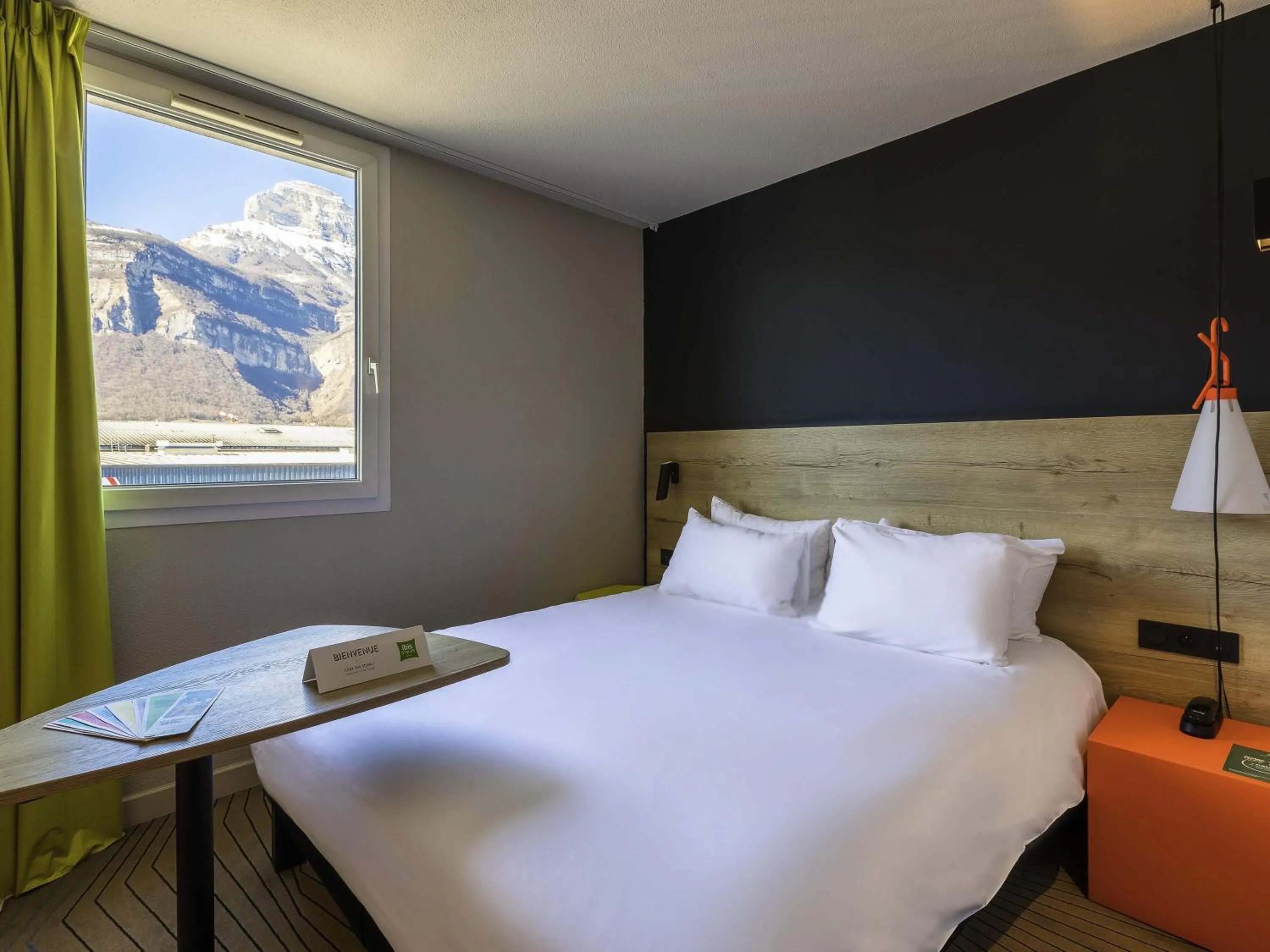 Bedroom, Bed in Ibis Styles Crolles Grenoble A41