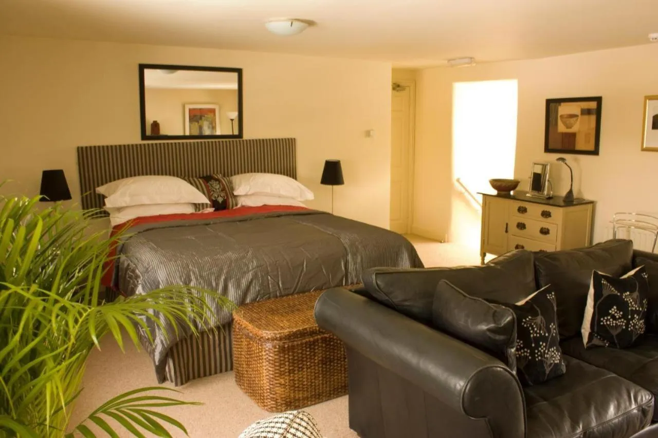 Bedroom, Bed in The Tankerville Arms