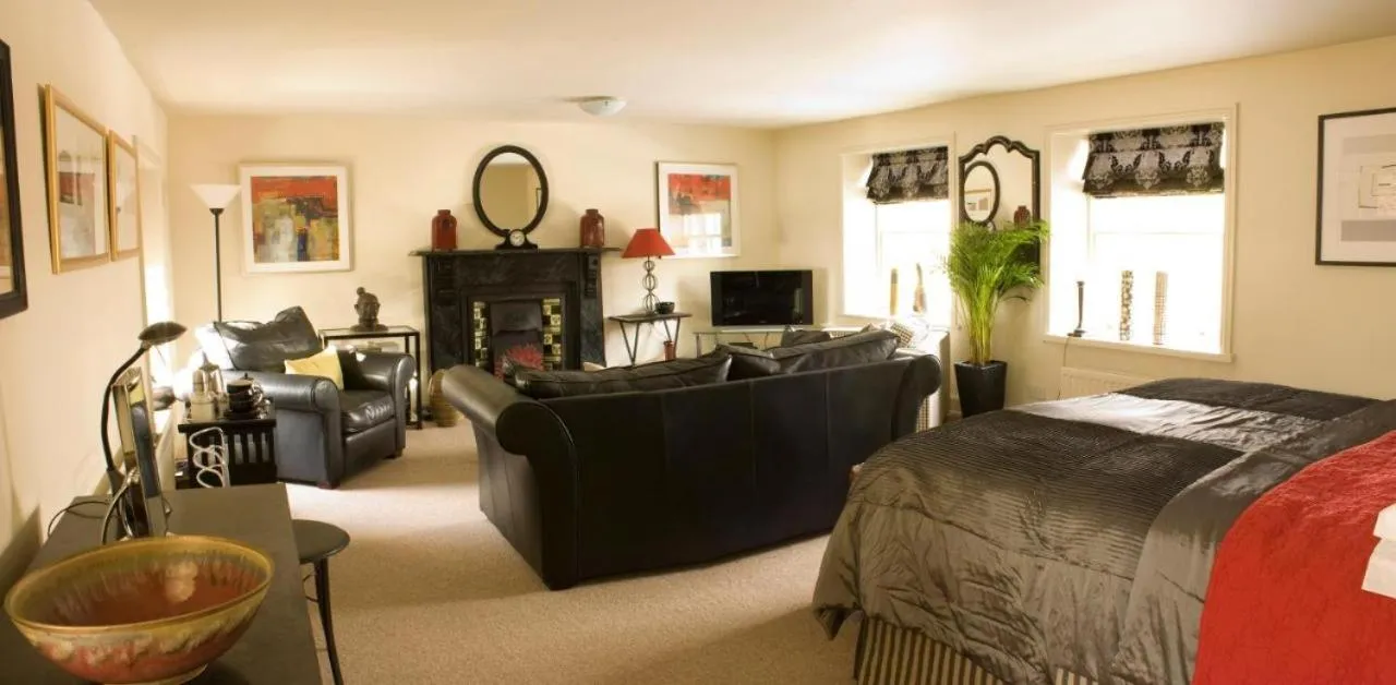 Bedroom, Bed in The Tankerville Arms