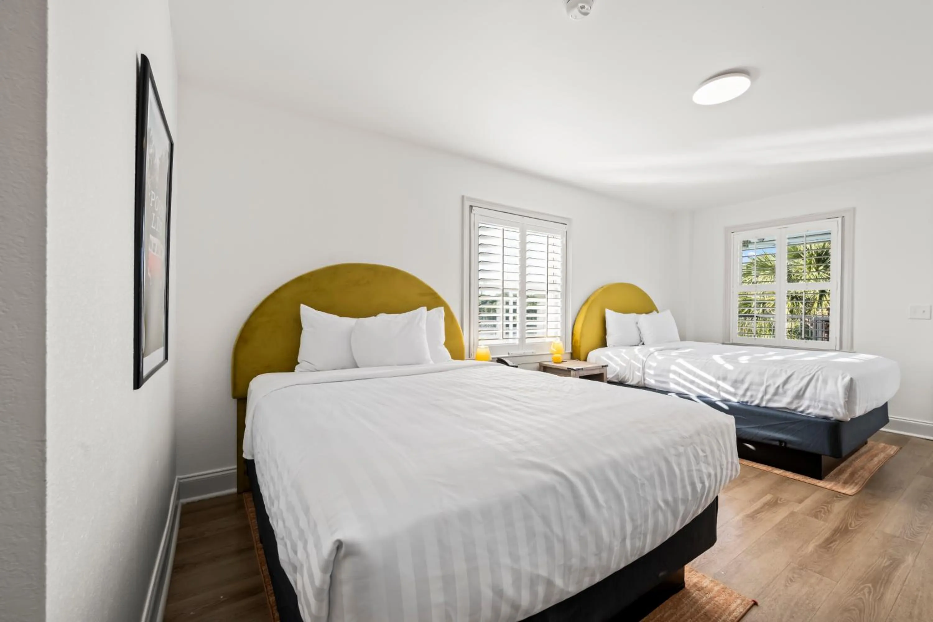 View (from property/room), Bed in Charleston Creekside Inn