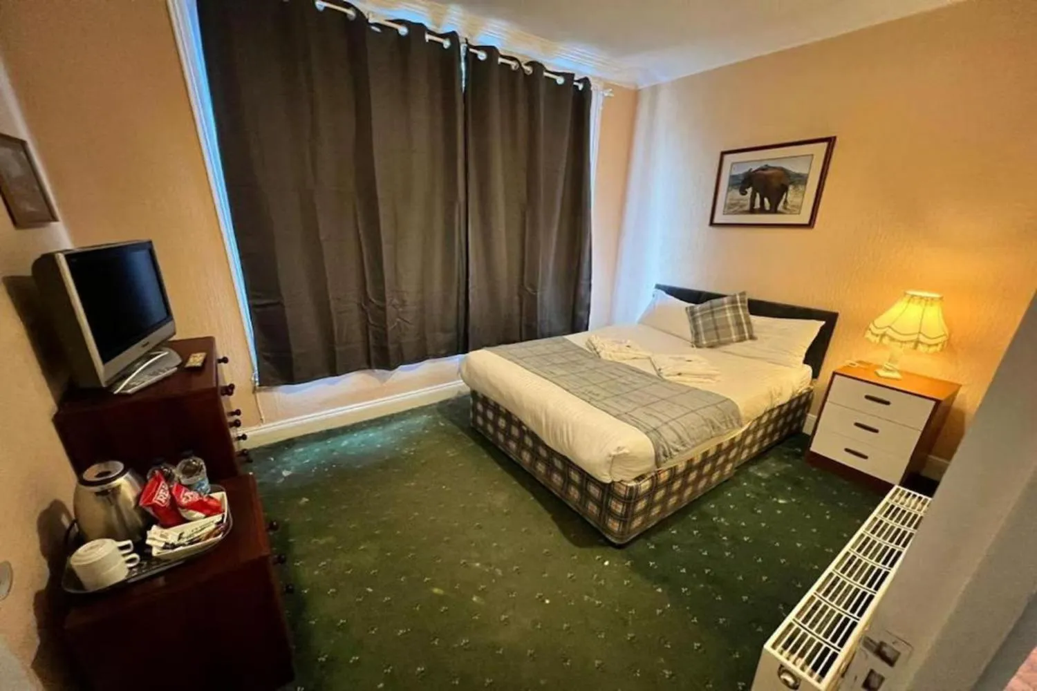 Bedroom, Bed in Belvedere Guest House, Great Yarmouth