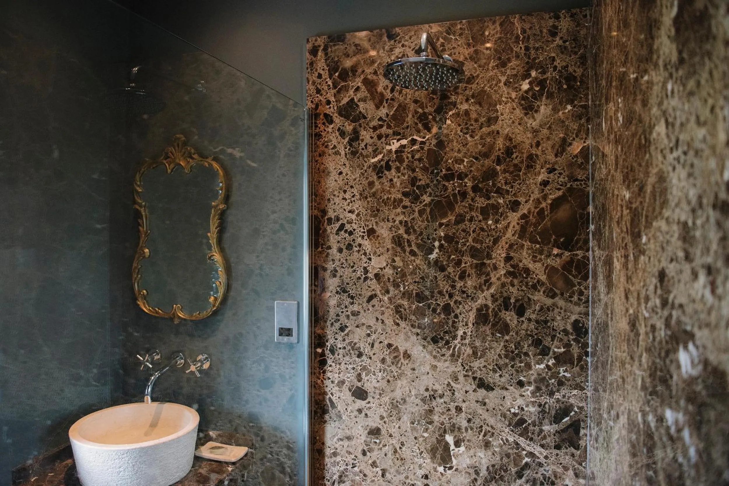 Shower in The Joiners Arms