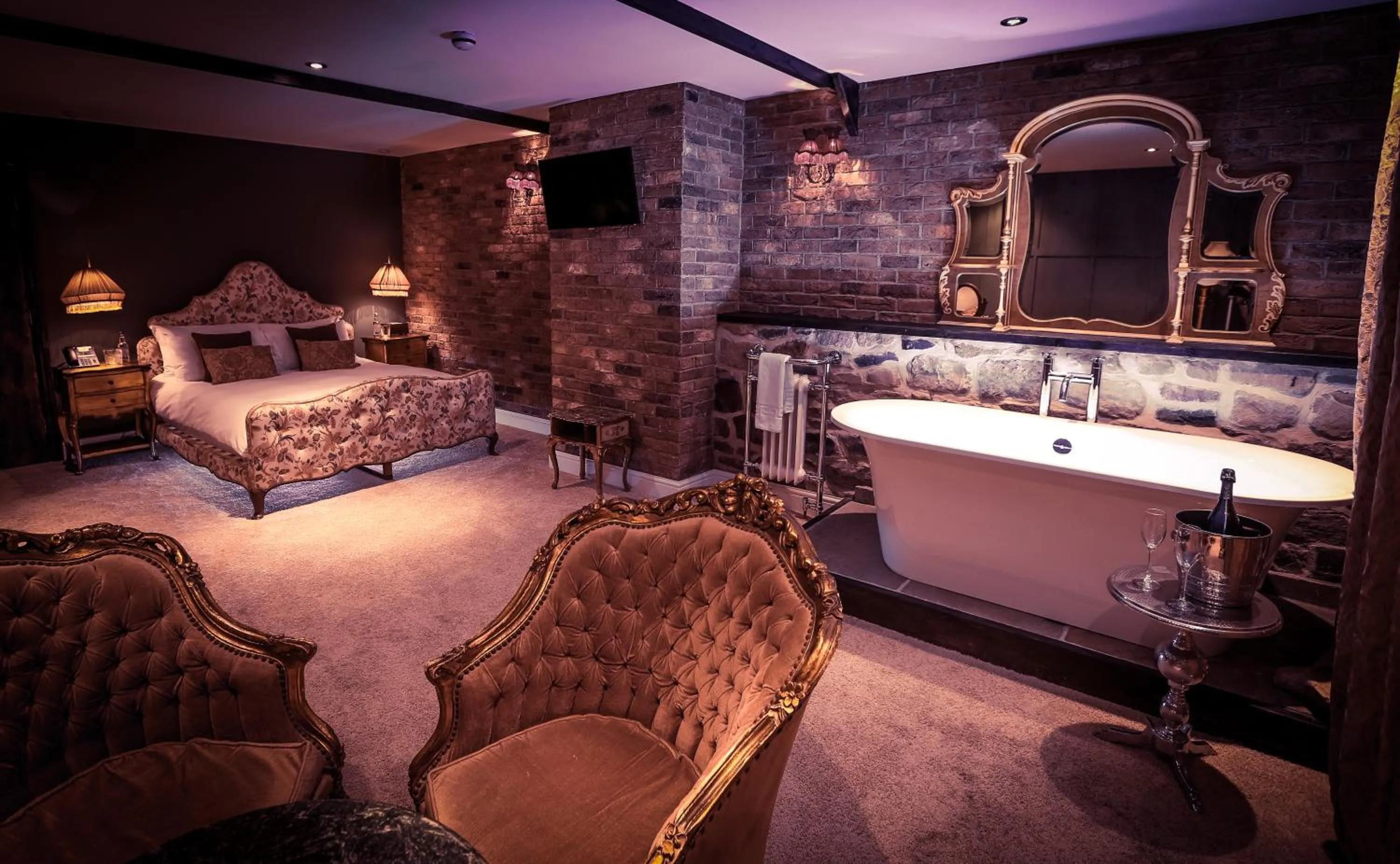 Bathroom in The Joiners Arms