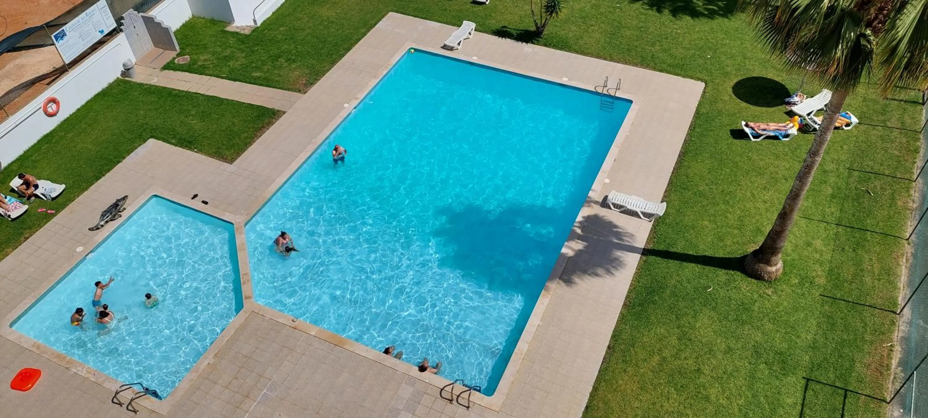 Swimming pool in Castelos da Rocha