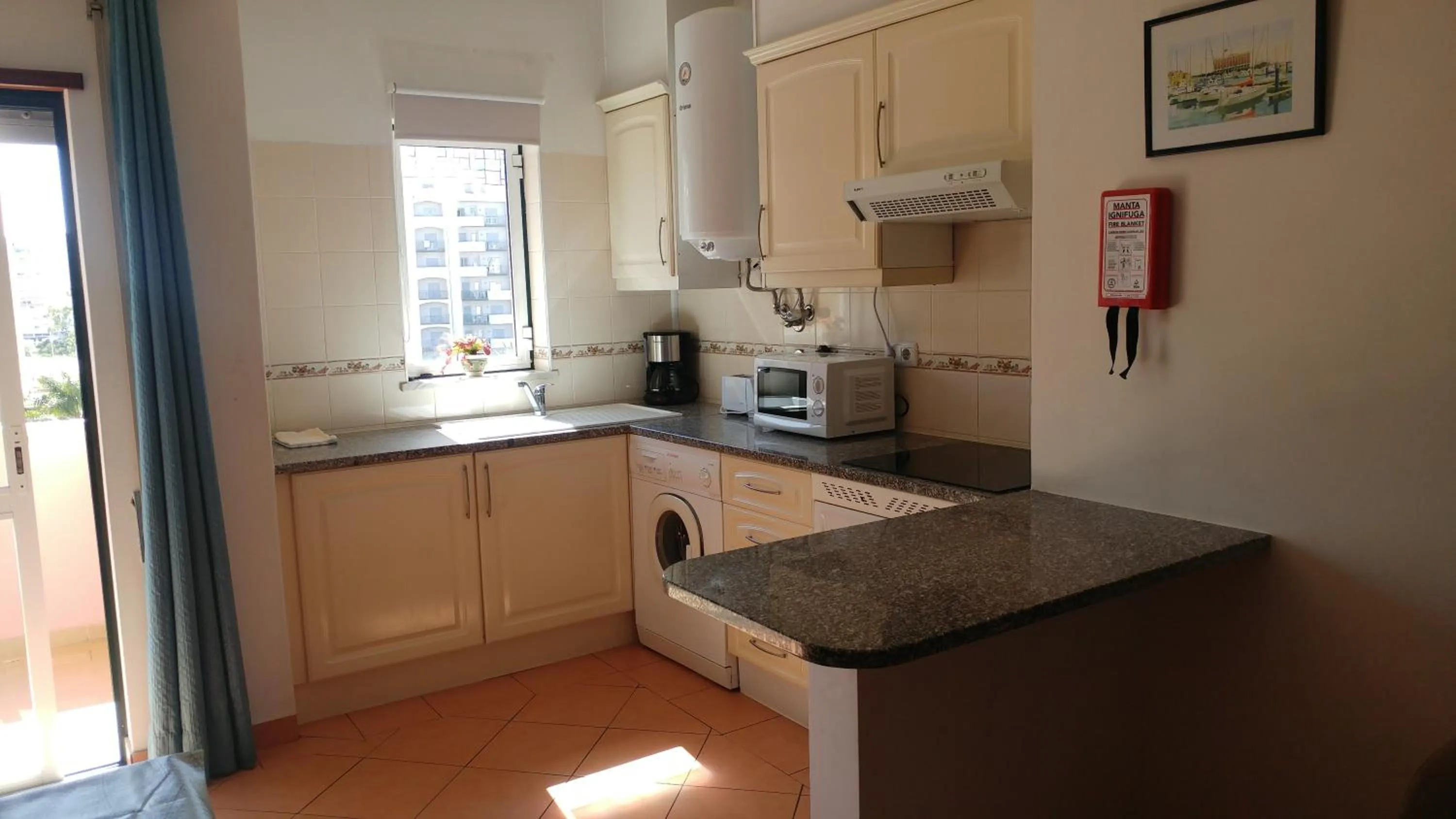 Kitchen or kitchenette in Castelos da Rocha