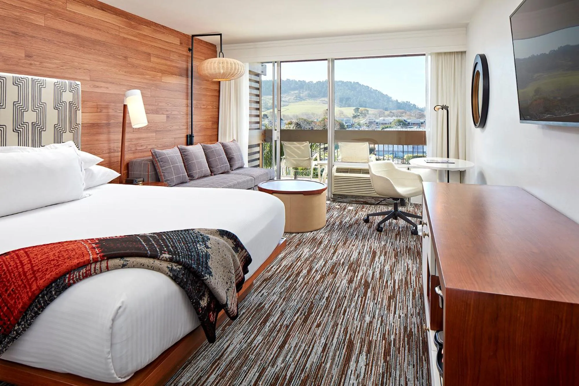 Balcony/Terrace, Bed in Carmel Mission Inn