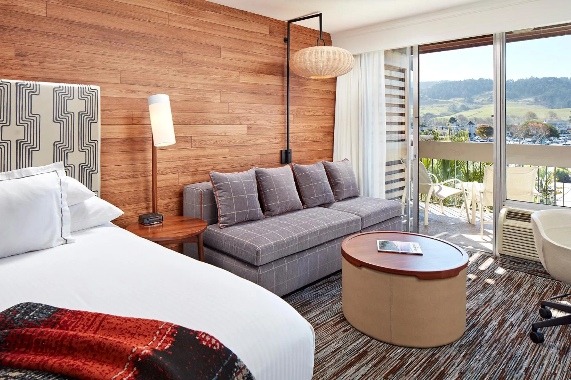Seating area, Bed in Carmel Mission Inn